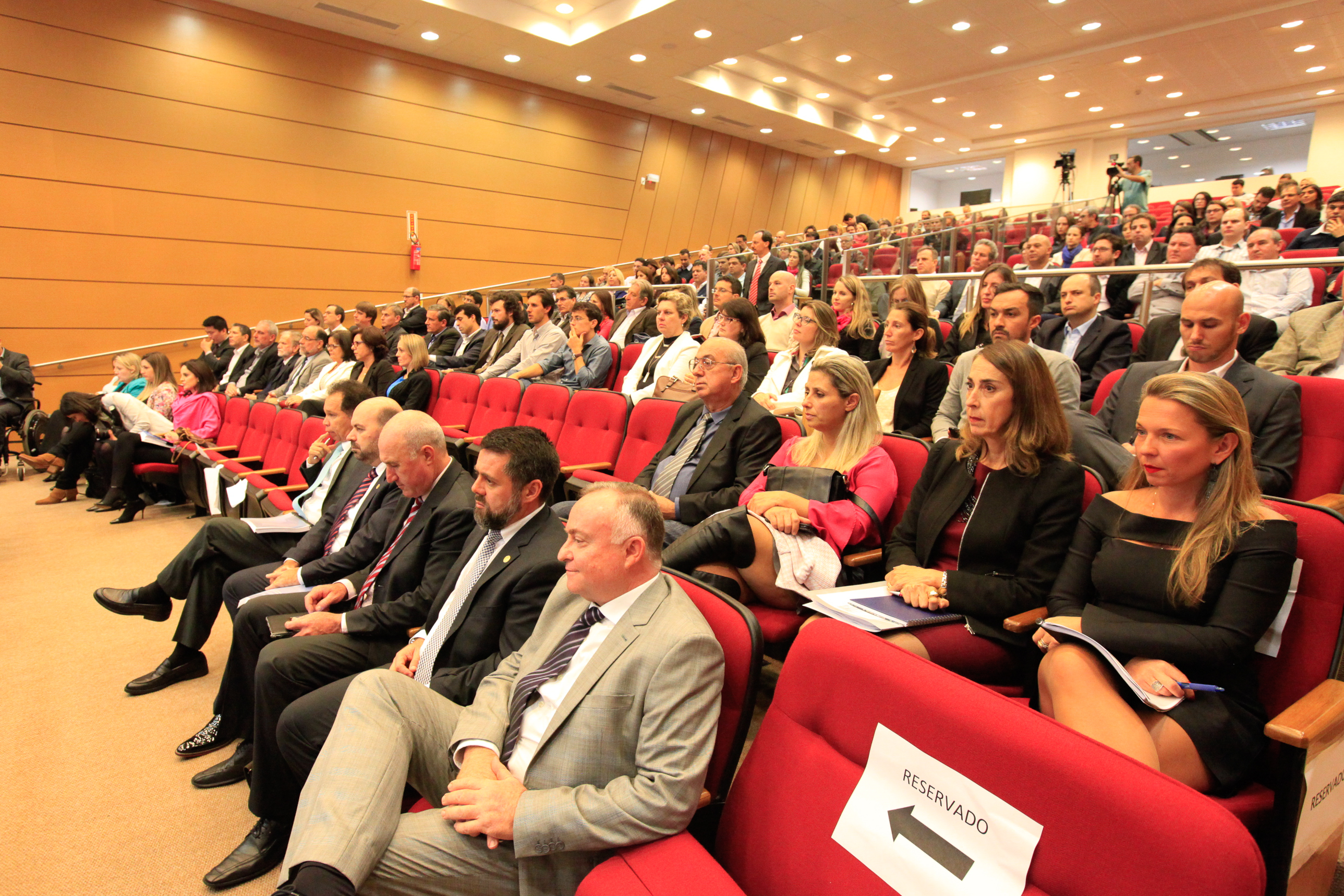 Sessão Extraordinária do Tribunal de Contas do Estado.