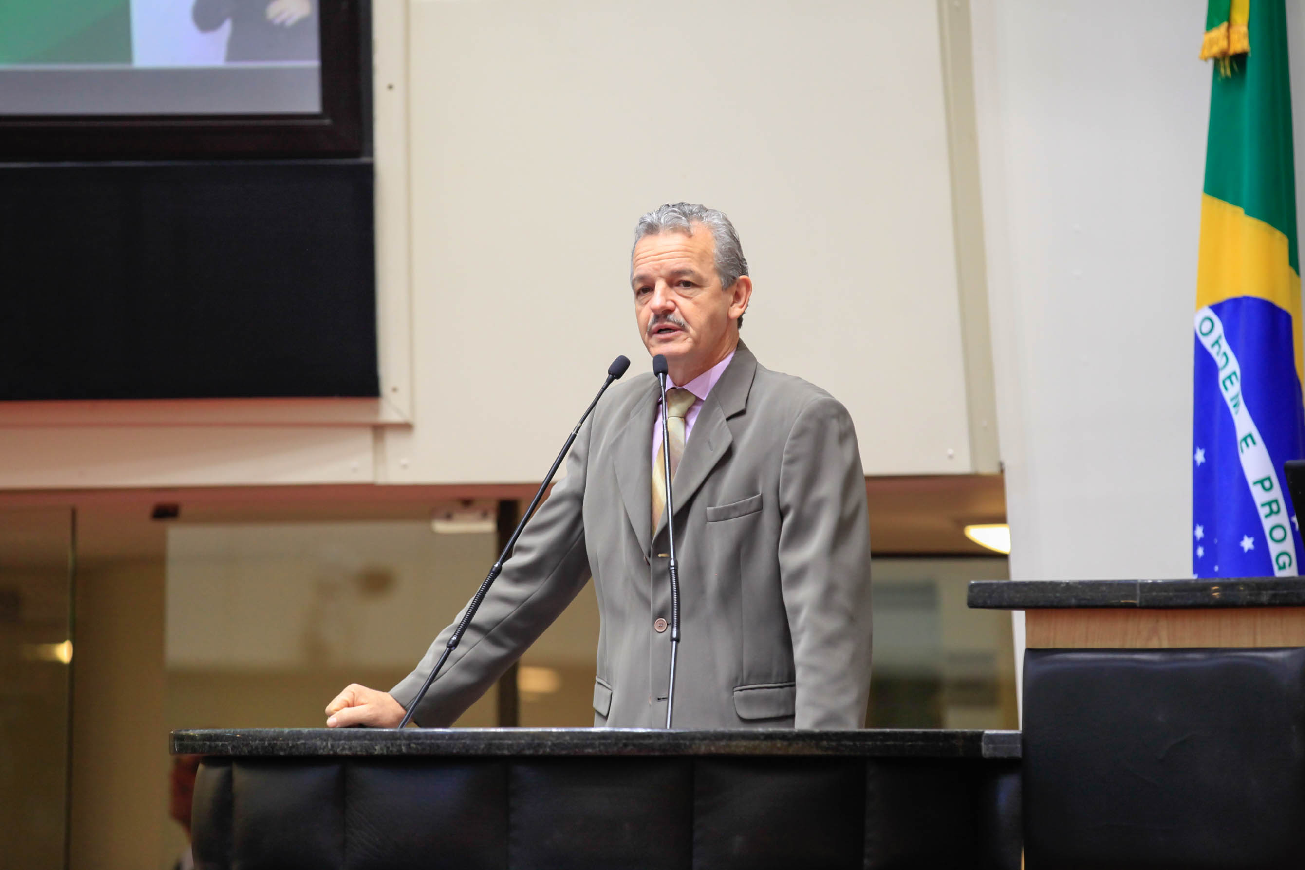 Deputado Dirceu Dresch (PT) em Sessão Ordinária