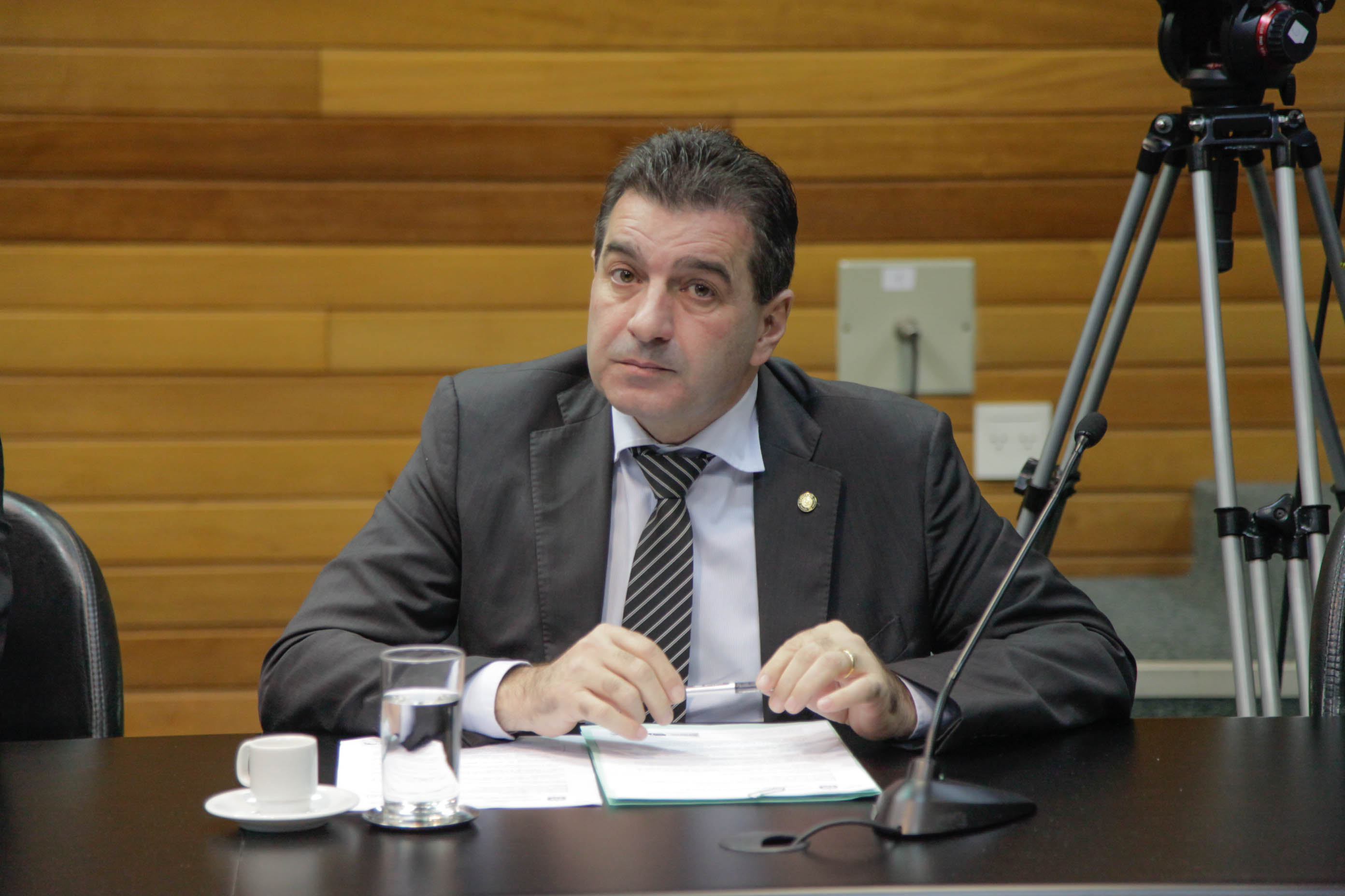 Deputado Valdir Cobalchini (PMDB) em Reunião da Comissão de Constituição e Justiça.