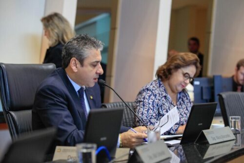 Deputados opinam sobre projeto que cria fundo para hospitais filantrópicos