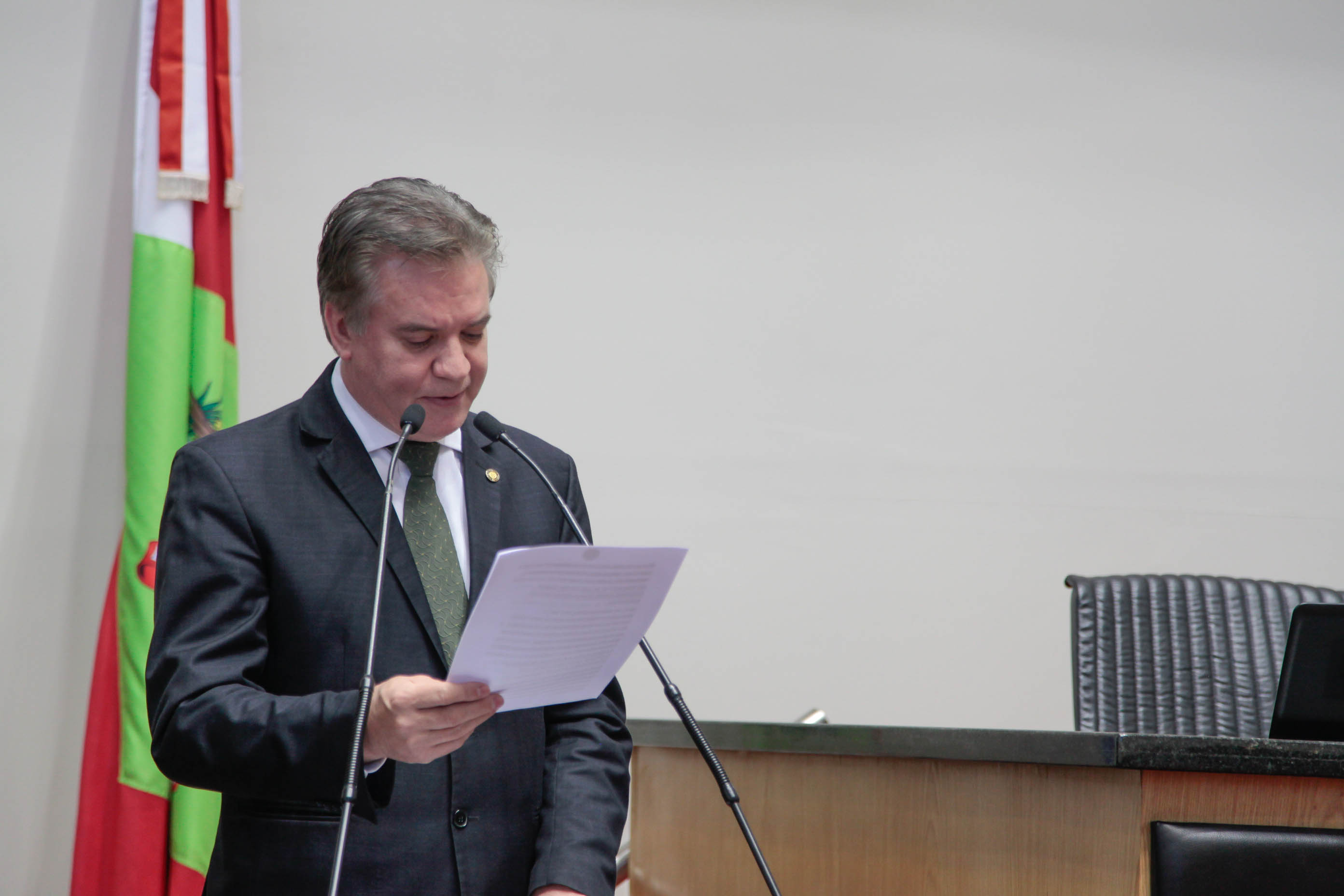 Deputado César Valduga (PCdoB) em Sessão Plenária
