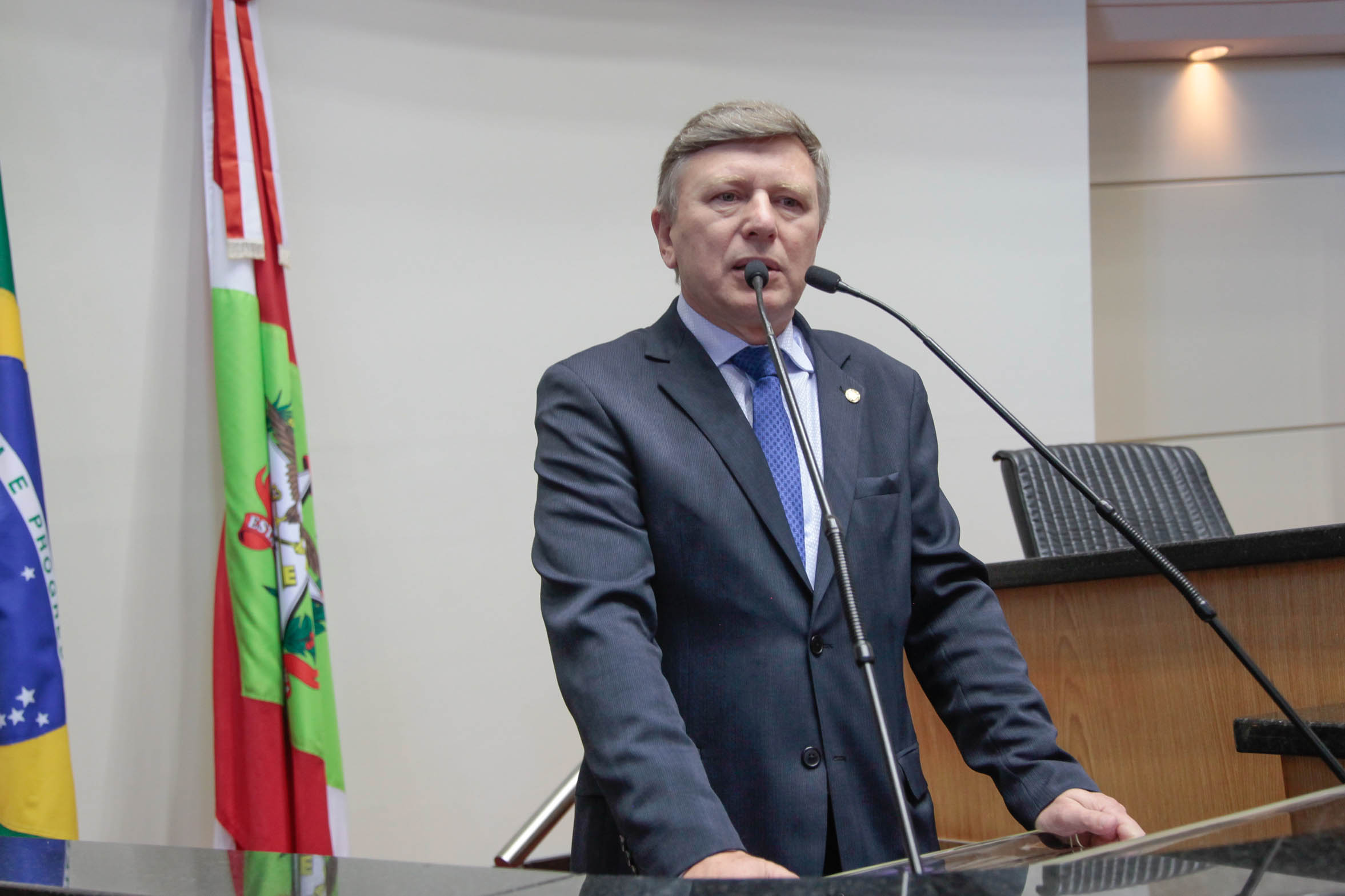 Deputado Milton Hobus (PSD) em Sessão Plenária