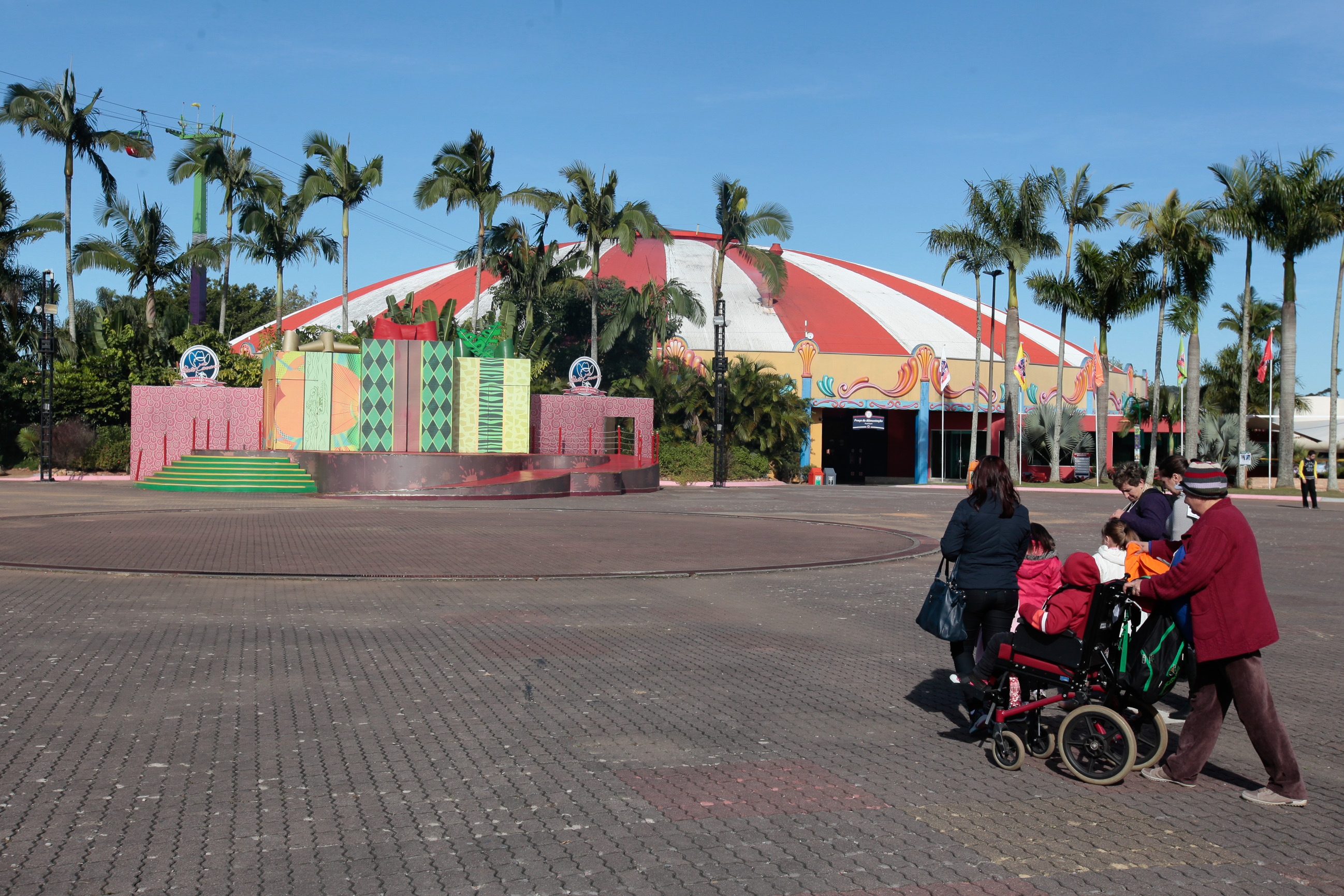 23º Encontro de Recreação e Lazer das APAES no Parque Beto Carrero.