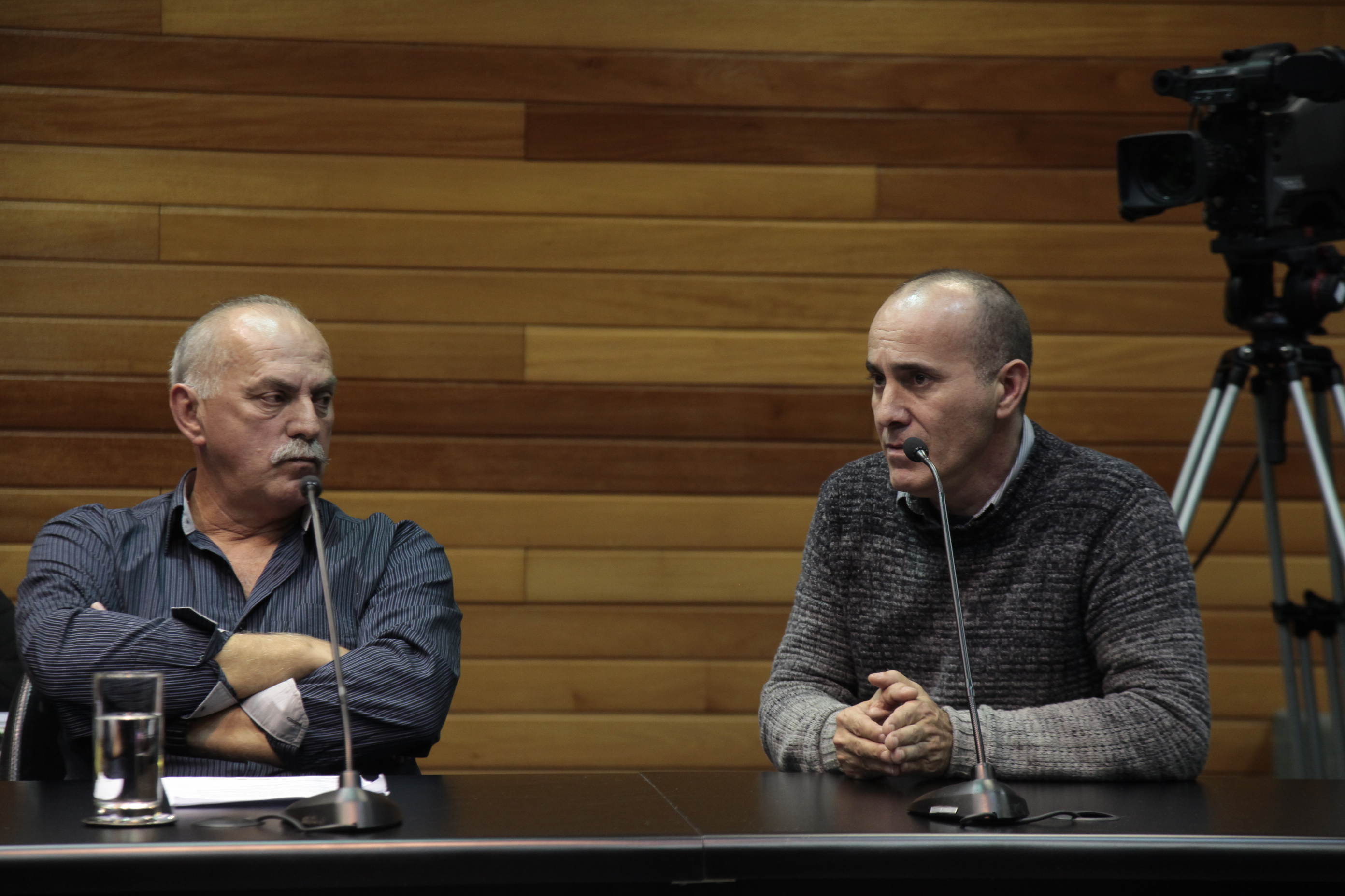 Reunião da Comissão Parlamentar de Inquérito para investigar a falsificação de medicamentos em Santa Catarina.