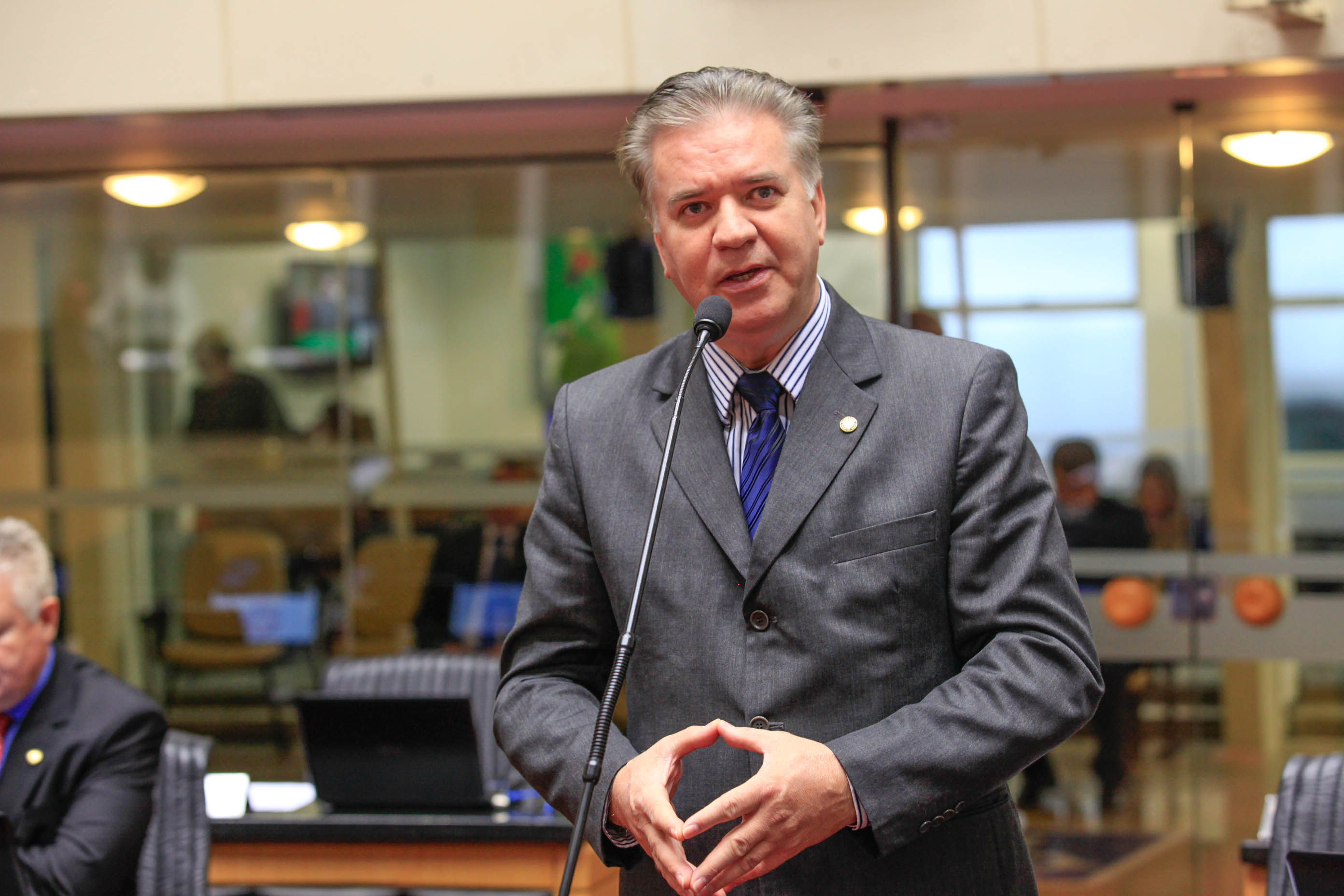 Deputado César Valduga (PCdoB) em Sessão Ordinária