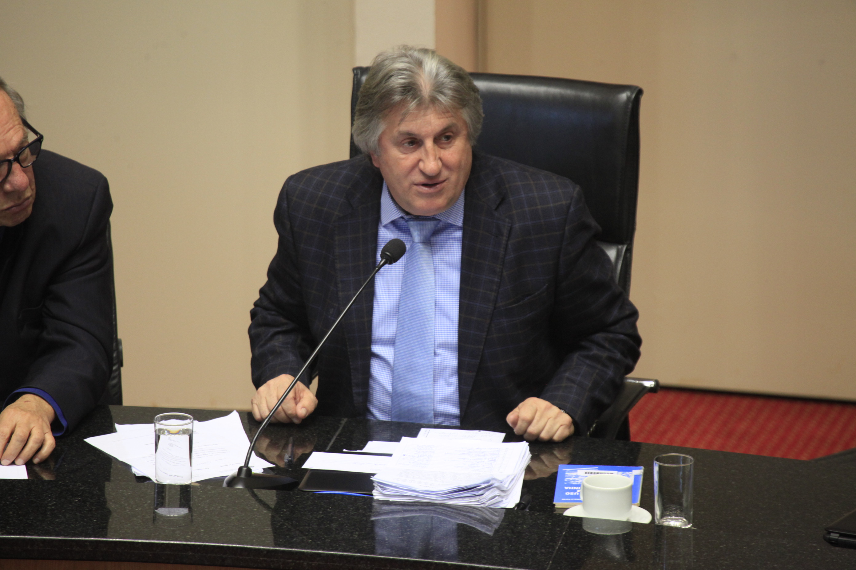 Audiência Publica discute a situação dos Beach Clubs na Praia de Jurerê Internacional. Deputado Leonel Pavan (PSDB). Foto: Daniella Coriolano/ Agência AL