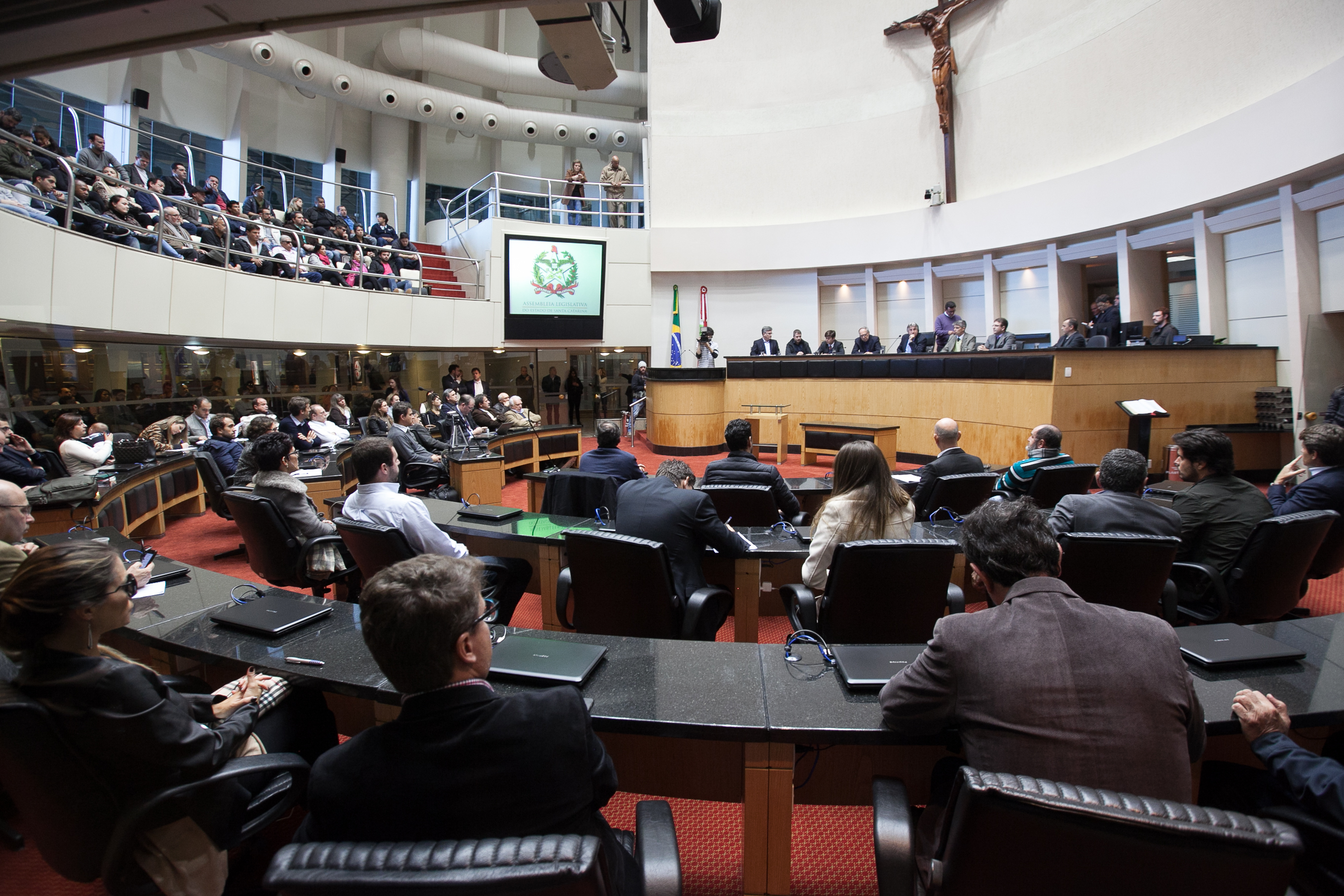 Audiência Publica discute a situação dos Beach Clubs na Praia de Jurerê Internacional.Foto: Miriam Zomer/Agência AL