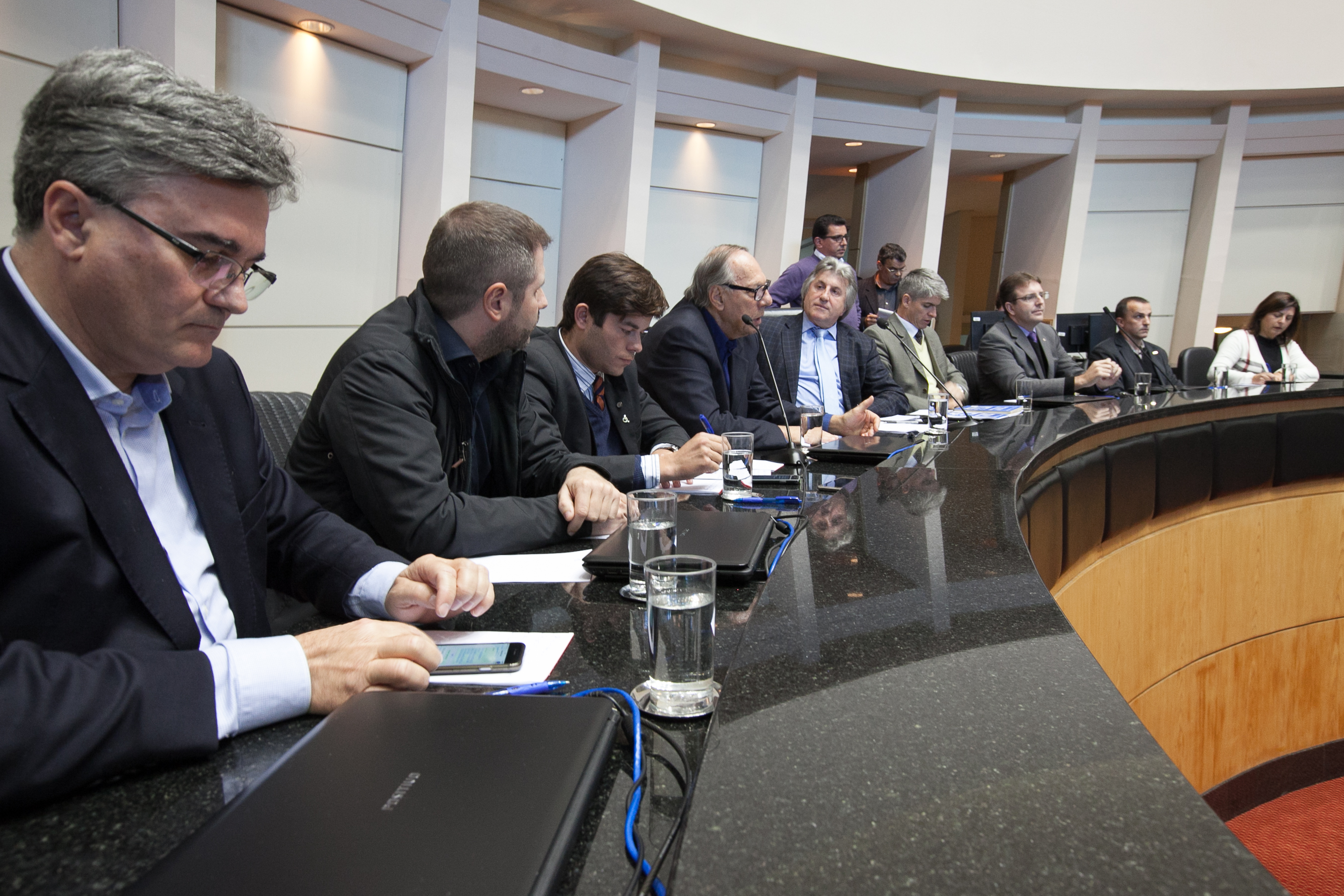Audiência Publica discute a situação dos Beach Clubs na Praia de Jurerê Internacional.Foto: Miriam Zomer/Agência AL