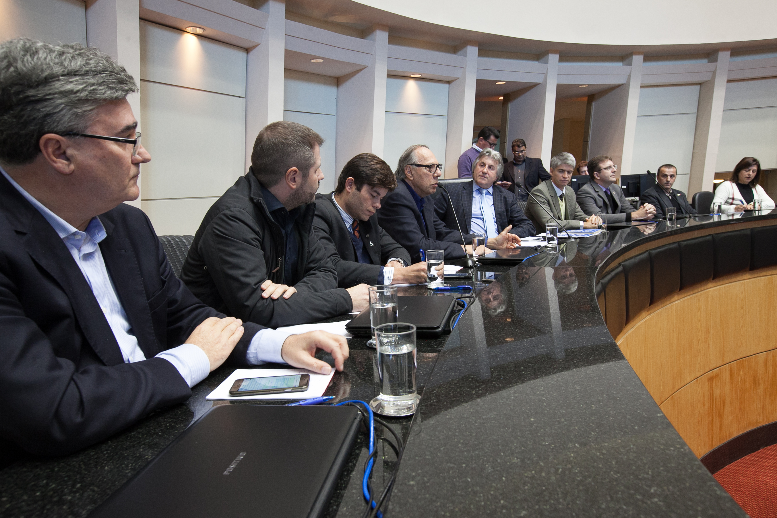 Audiência Publica discute a situação dos Beach Clubs na Praia de Jurerê Internacional.Foto: Miriam Zomer/Agência AL