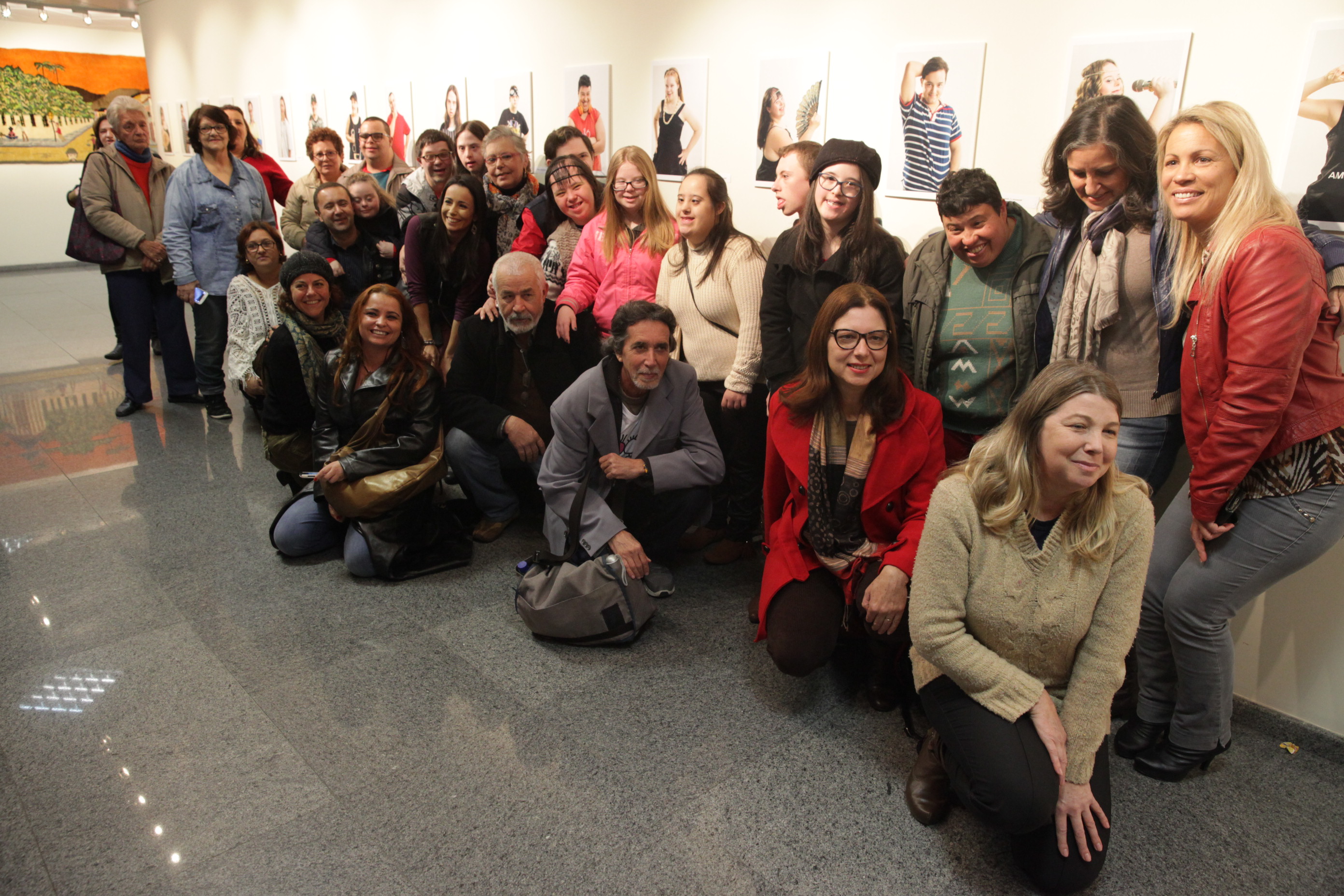 Exposição Síndrome de Down: Inclusão através da Arte, do fotógrafo Leonardo Sousa.