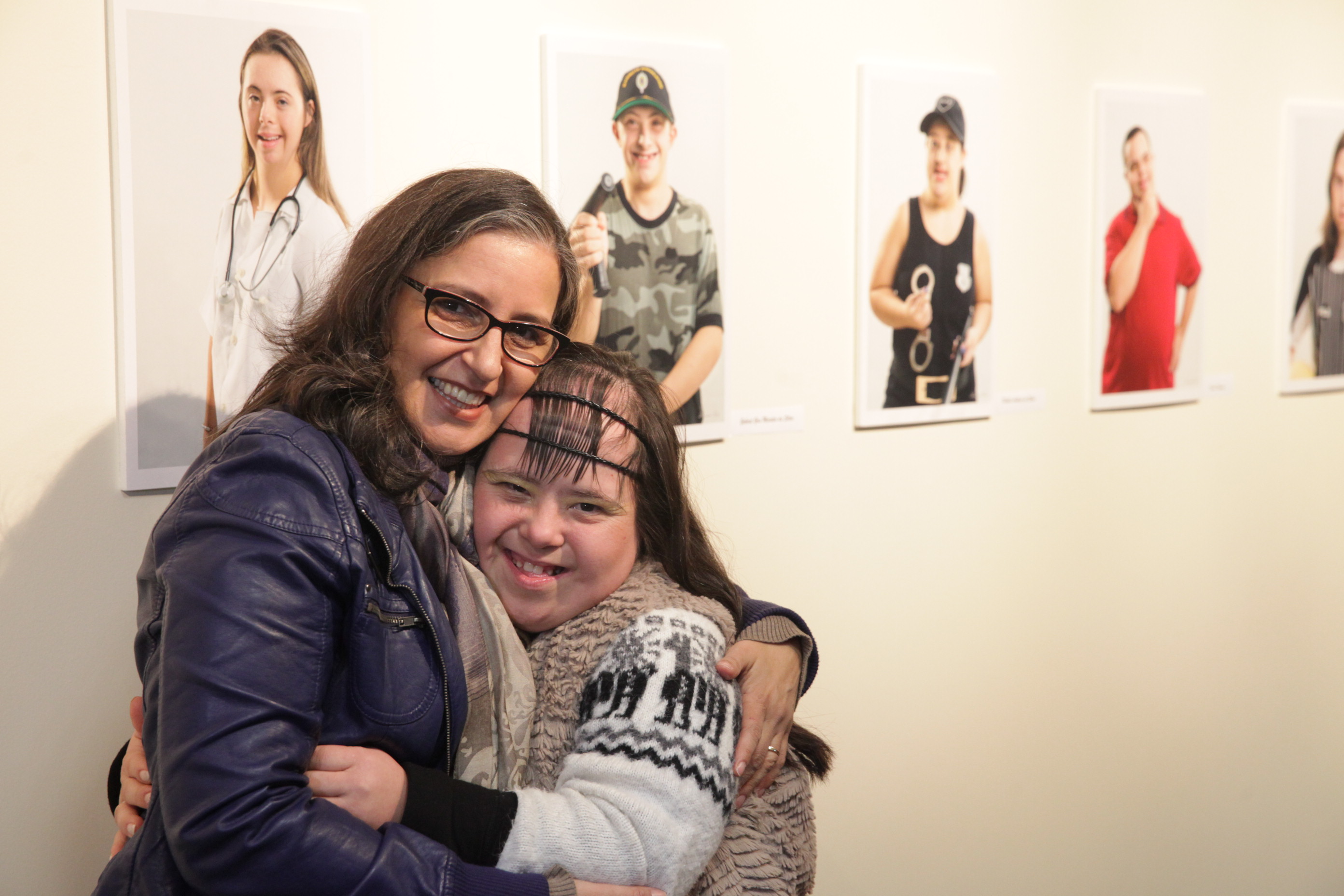 Exposição Síndrome de Down: Inclusão através da Arte, do fotógrafo Leonardo Sousa.