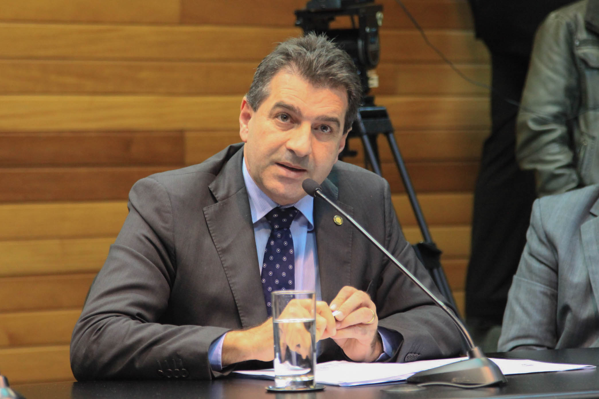 Deputado Valdir Cobalchini (PMDB) em Comissão de Constituição e Justiça