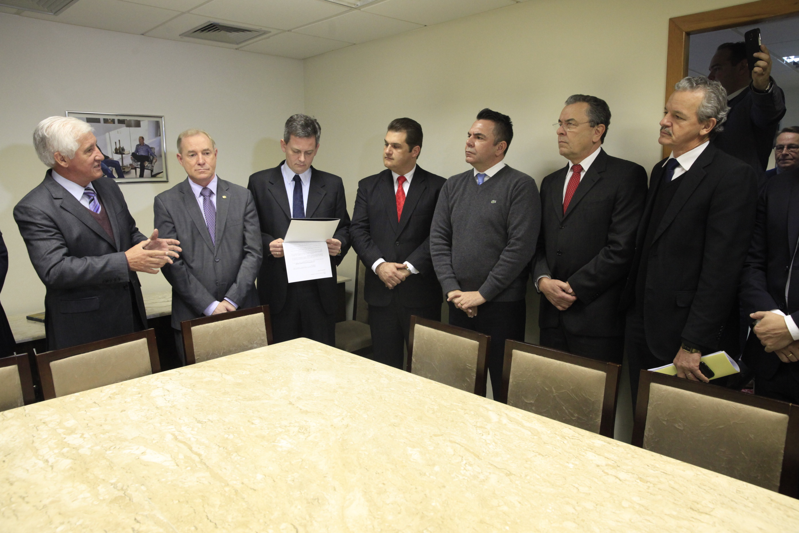 Projeto de Lei que Desburocratiza Abertura de Empresas é Protocolado na Projeto de Lei que Desburocratiza Abertura de Empresas é Protocolado na Alesc.