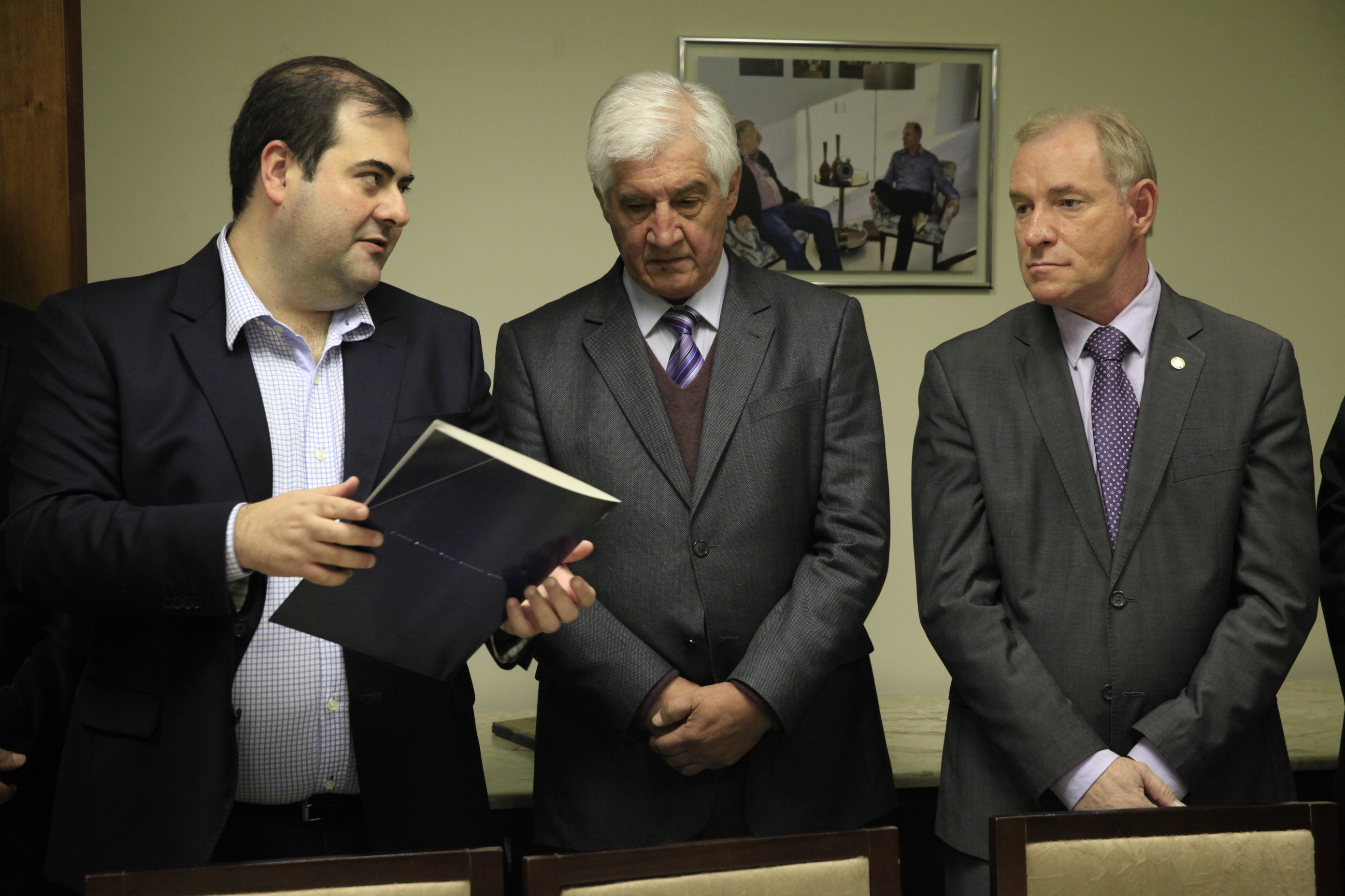 Projeto de Lei que Desburocratiza Abertura de Empresas é Protocolado na Projeto de Lei que Desburocratiza Abertura de Empresas é Protocolado na Alesc.