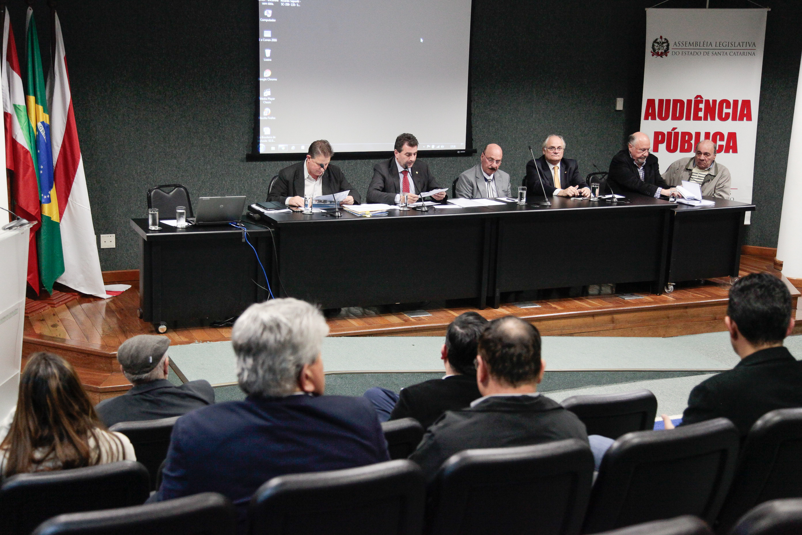 Audiência Pública promovida pela Comissão de Transportes.