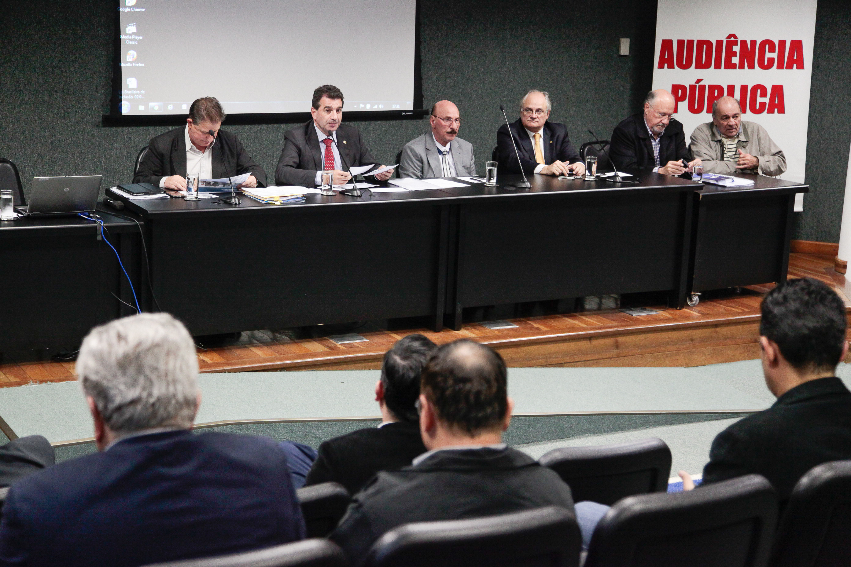 Audiência Pública promovida pela Comissão de Transportes.