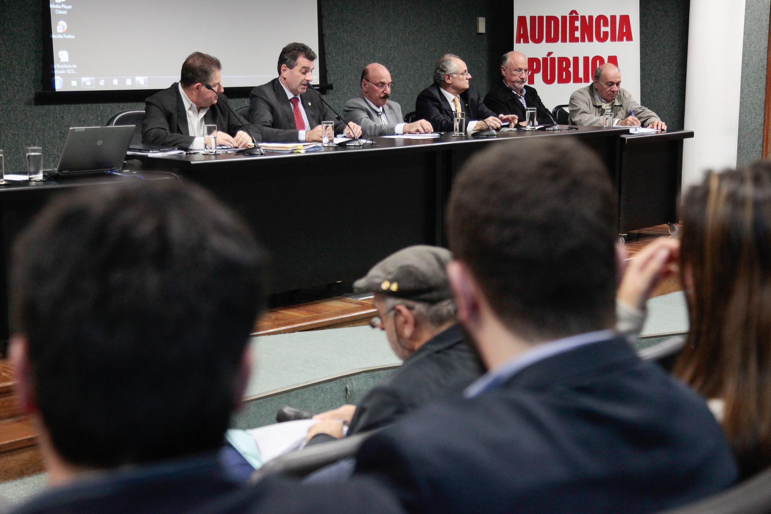 Audiência Pública promovida pela Comissão de Transportes.