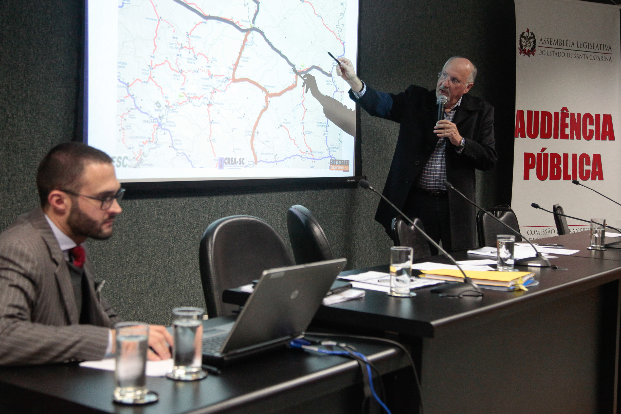 Audiência Pública promovida pela Comissão de Transportes. Engenheiro Ricardo Saporiti