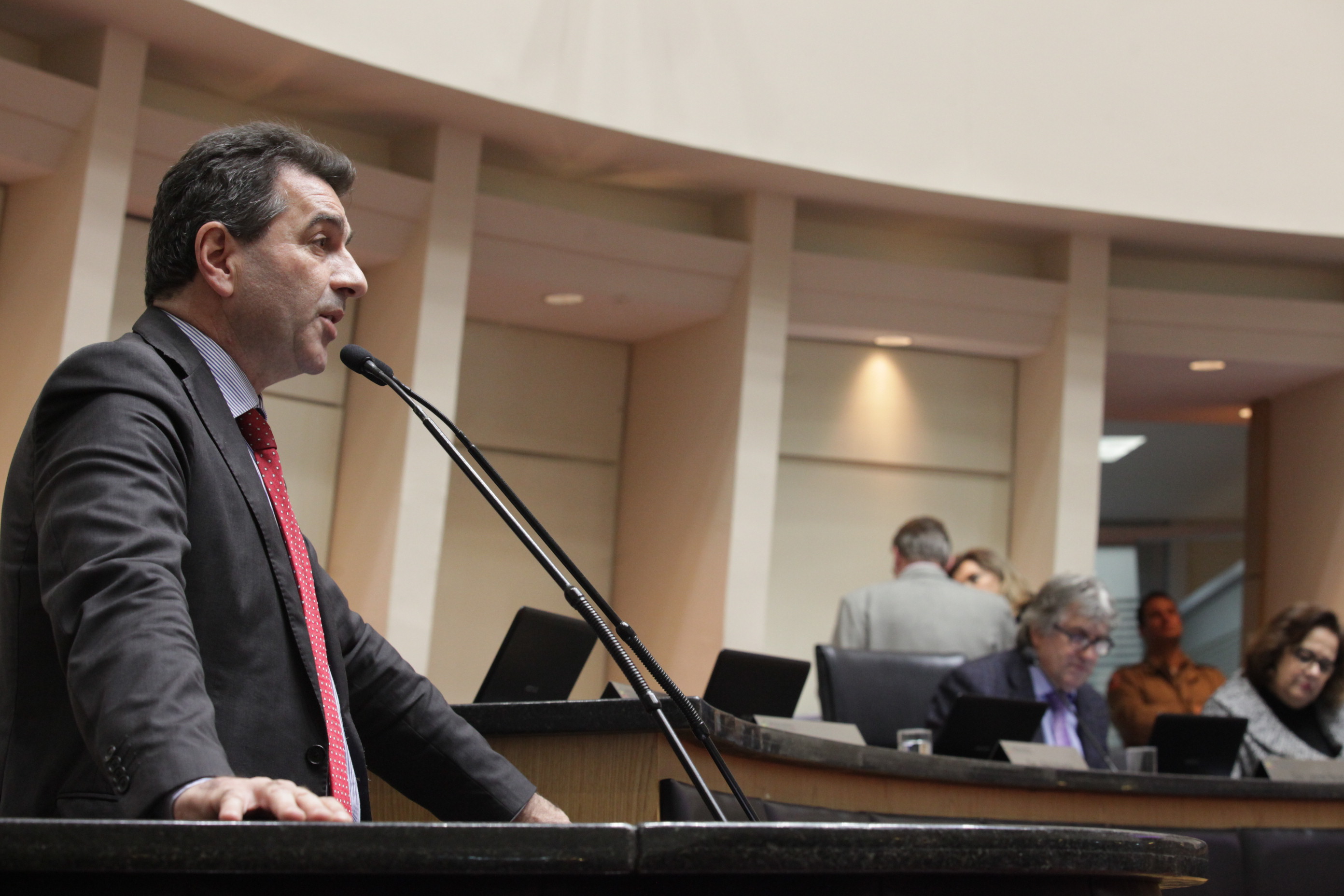 Sessão Ordinária. Deputado Valdir Cobalchini (PMDB).