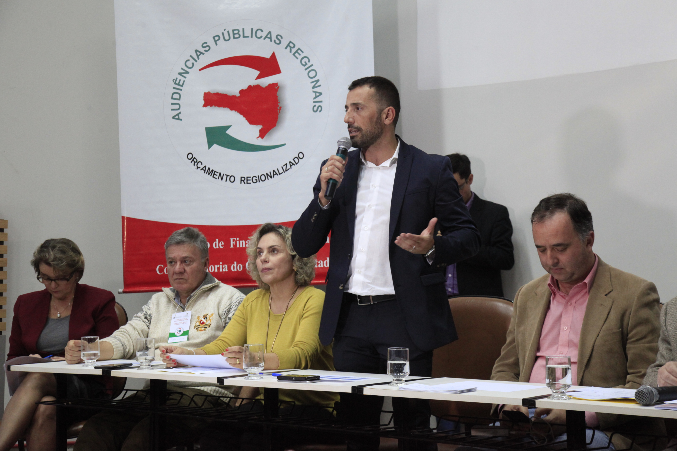 Audiência Pública Regional - Lei de Diretrizes Orçamentárias (LDO) 2016 para a Lei Orçamentária Anual (LOA) 2017 - Joinville/SC. Deputado Patrício Destro (PSB)