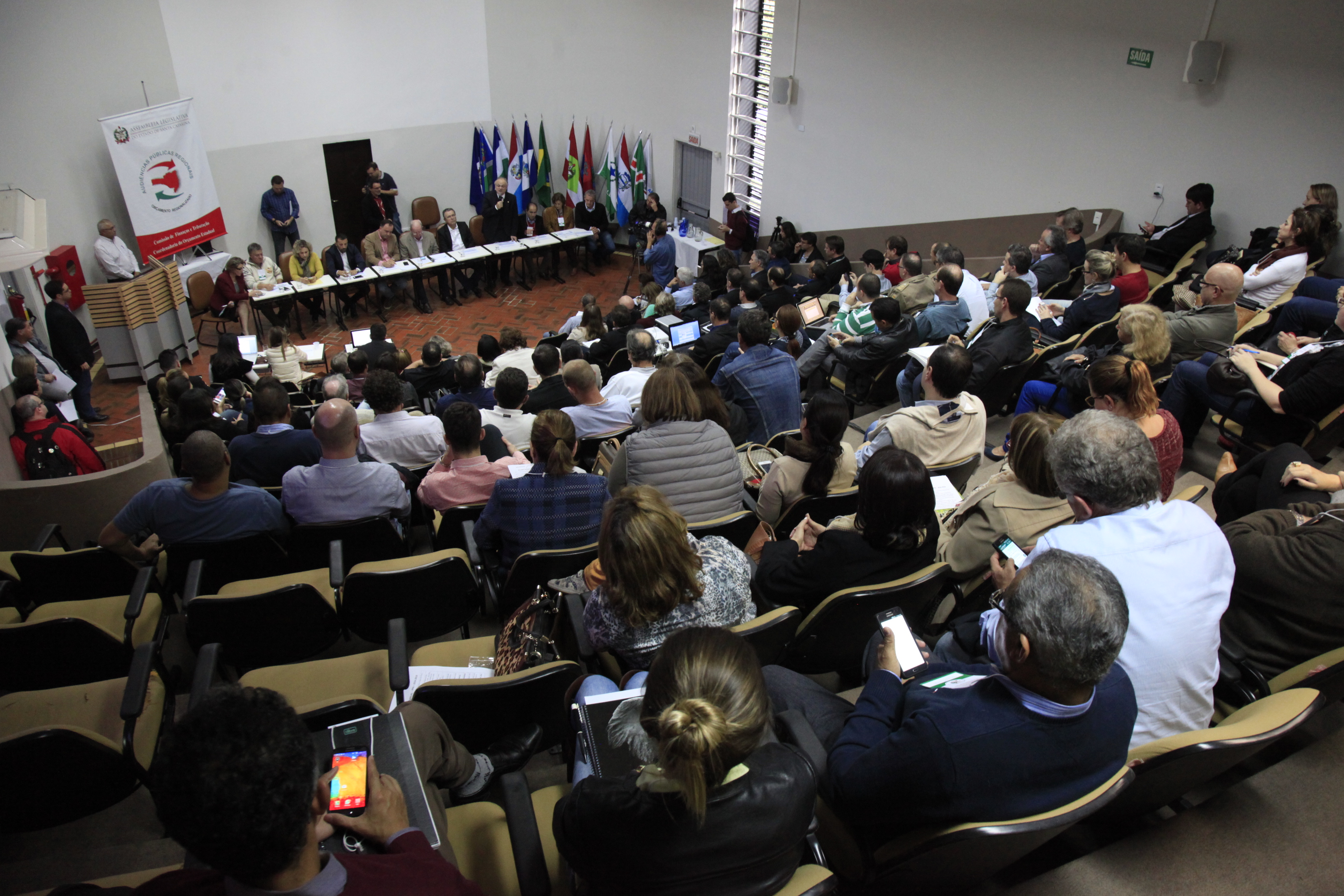Audiência Pública Regional - Lei de Diretrizes Orçamentárias (LDO) 2016 para a Lei Orçamentária Anual (LOA) 2017 - Joinville/SC.