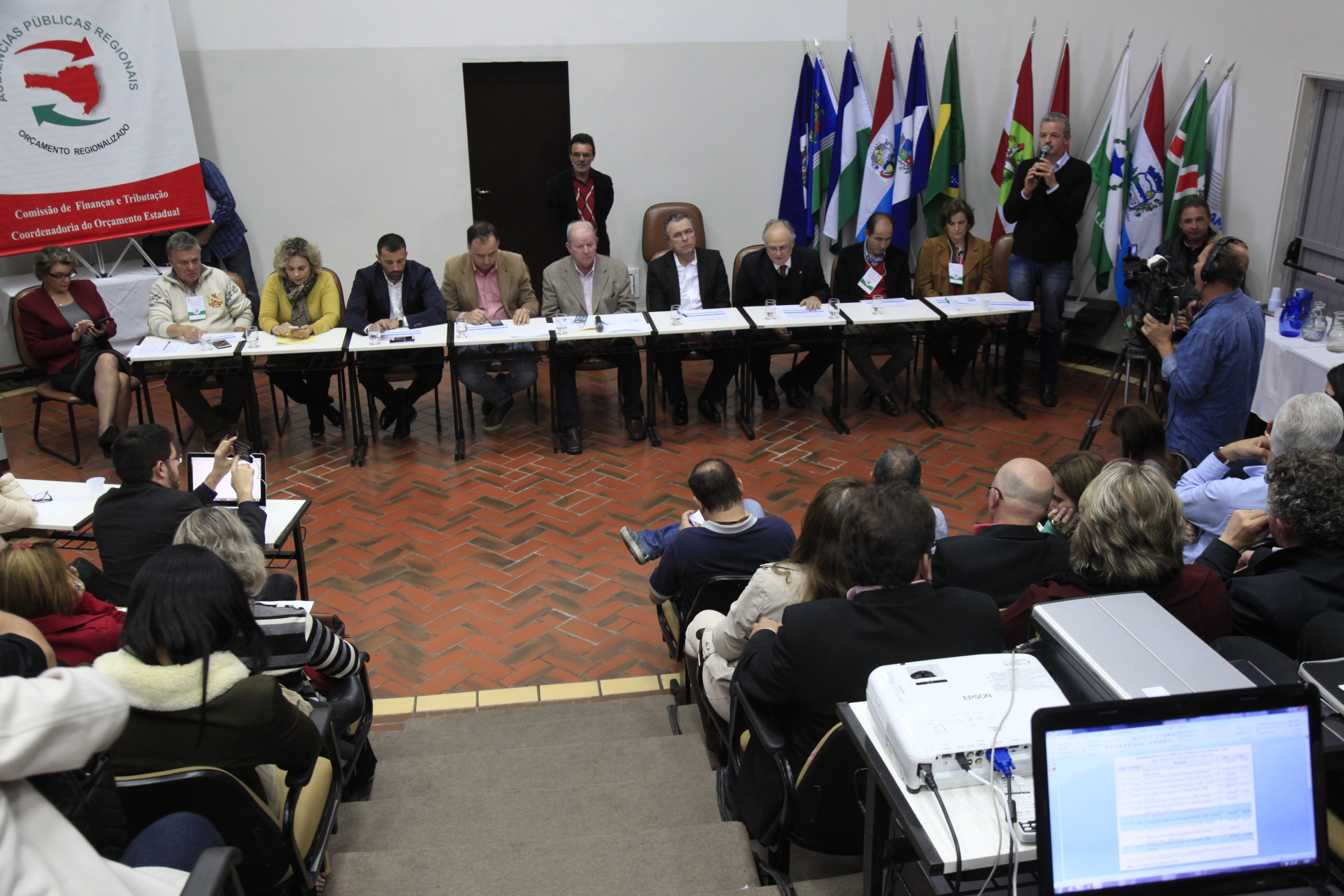 Audiência Pública Regional - Lei de Diretrizes Orçamentárias (LDO) 2016 para a Lei Orçamentária Anual (LOA) 2017 - Joinville/SC.