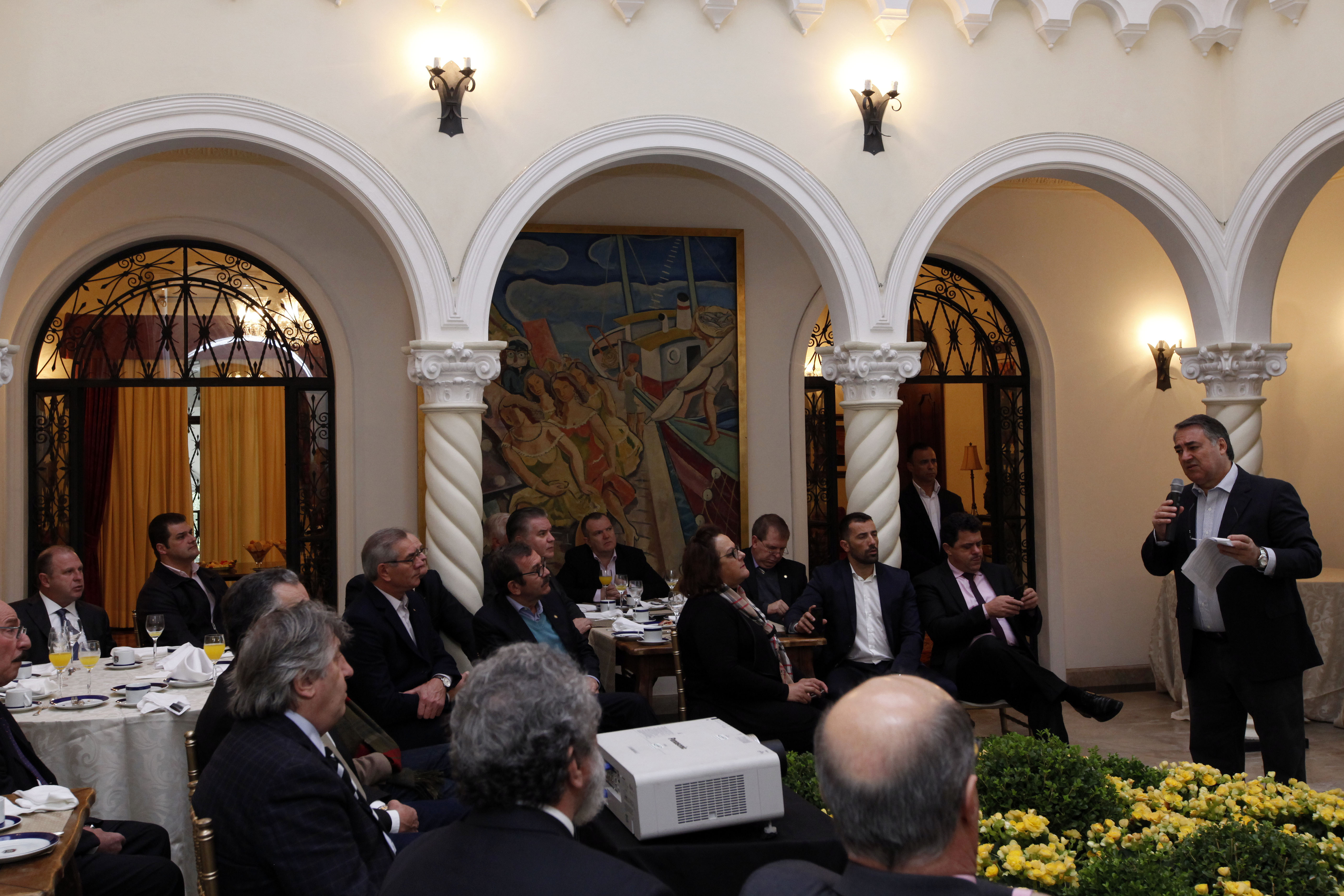 Colombo Apresenta a Deputados Estaduais Resultados da Renegociação da Dívida de SC com União.