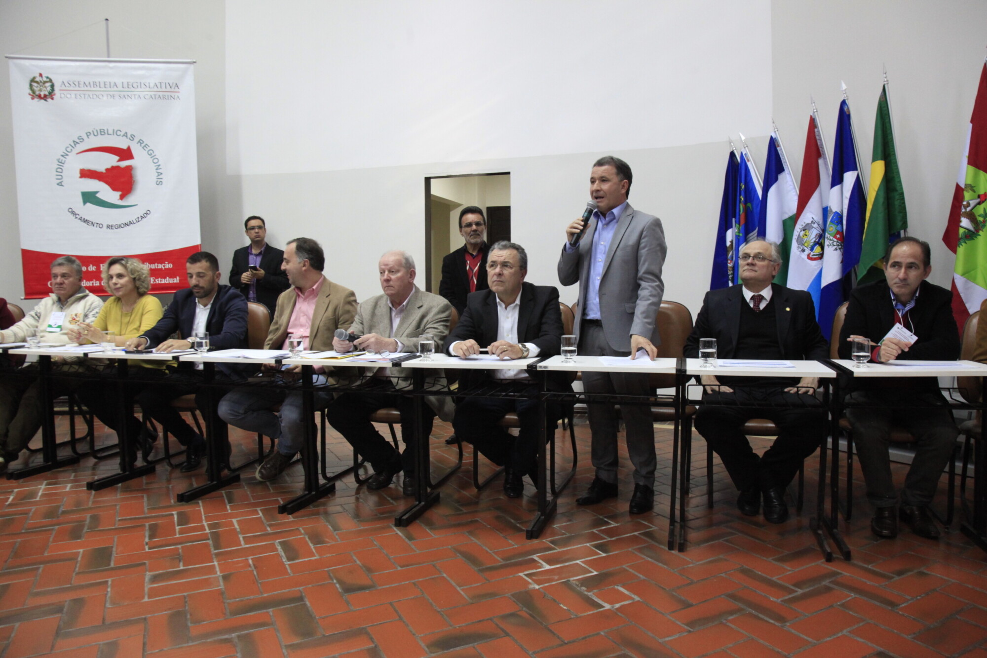 Primeira audiência do Orçamento Regionalizado 2016 foi realizada na quinta-feira (23), na Amunesc, em Joinville