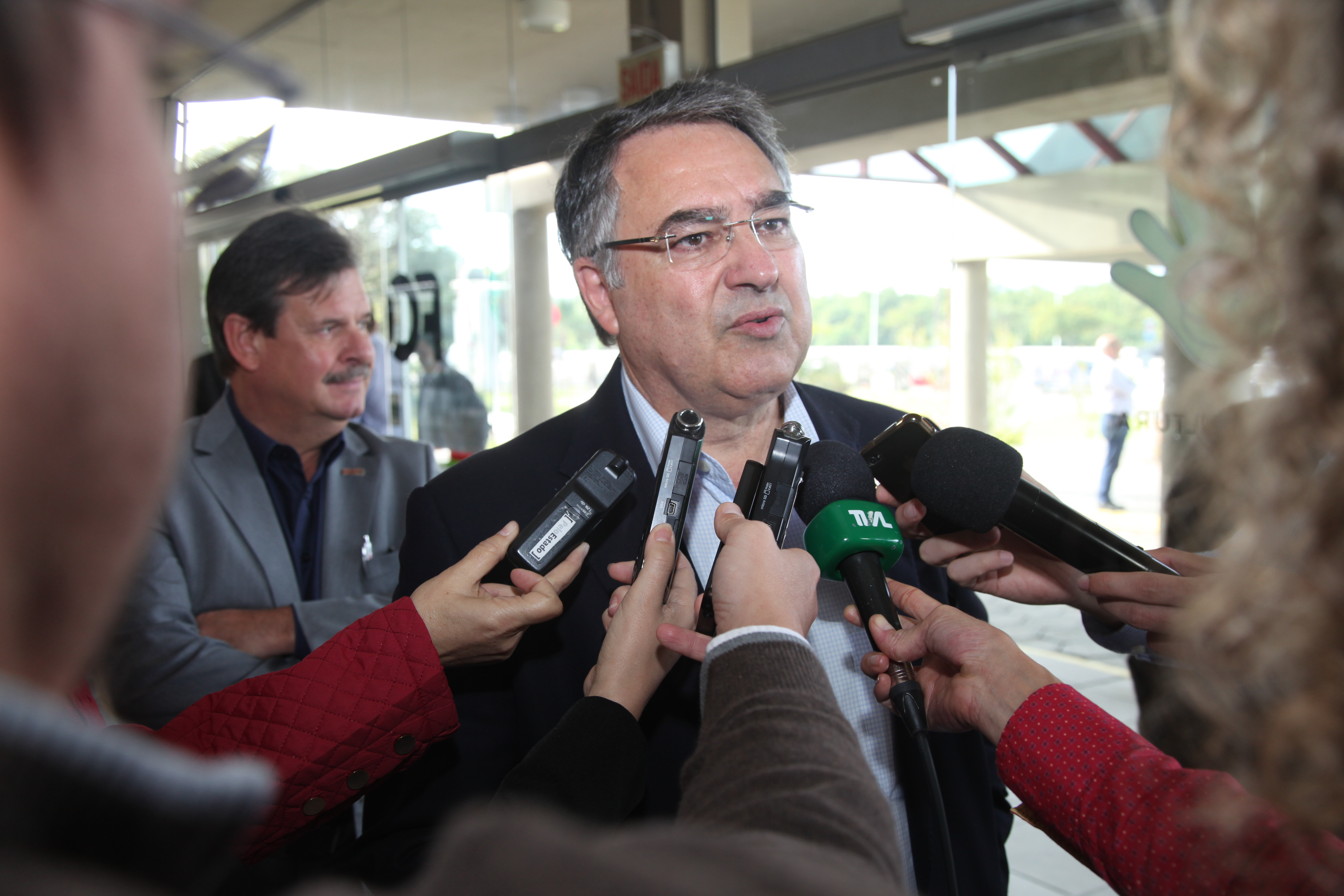 Badesc libera recursos para prefeituras. Governador João Raimundo Colombo.