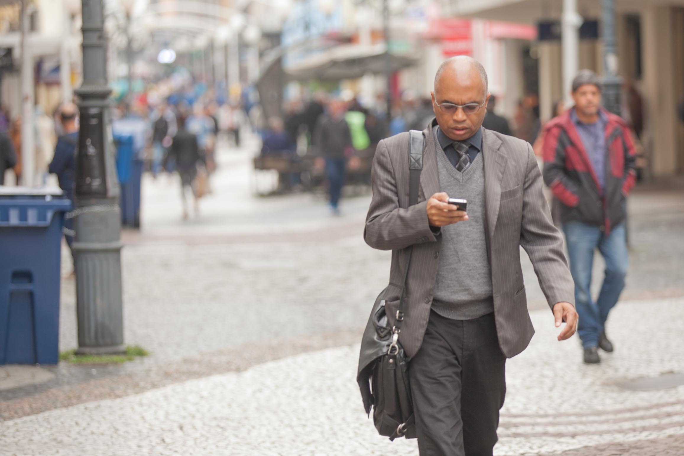 O uso do celular e os prejuízos à saúde