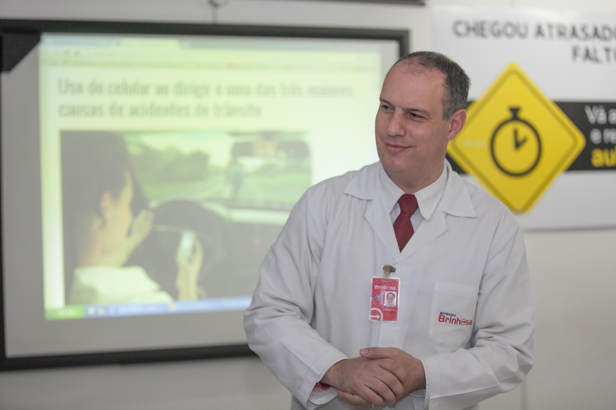 Roni Marcelo, professor de Auto Escola - O uso do celular e os prejuízos à saúde