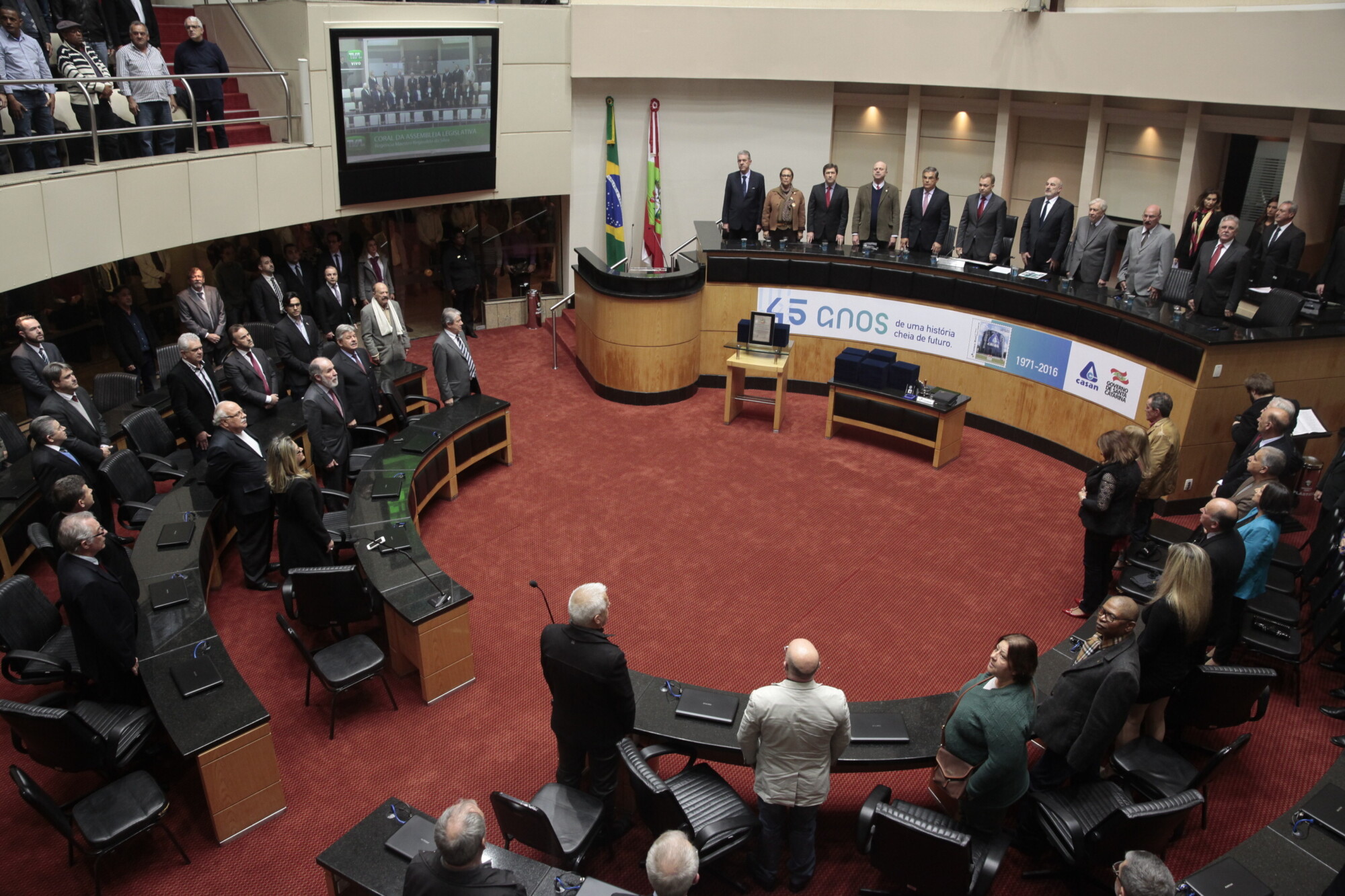 Poder Legislativo faz homenagem aos 45 anos de fundação da Casan