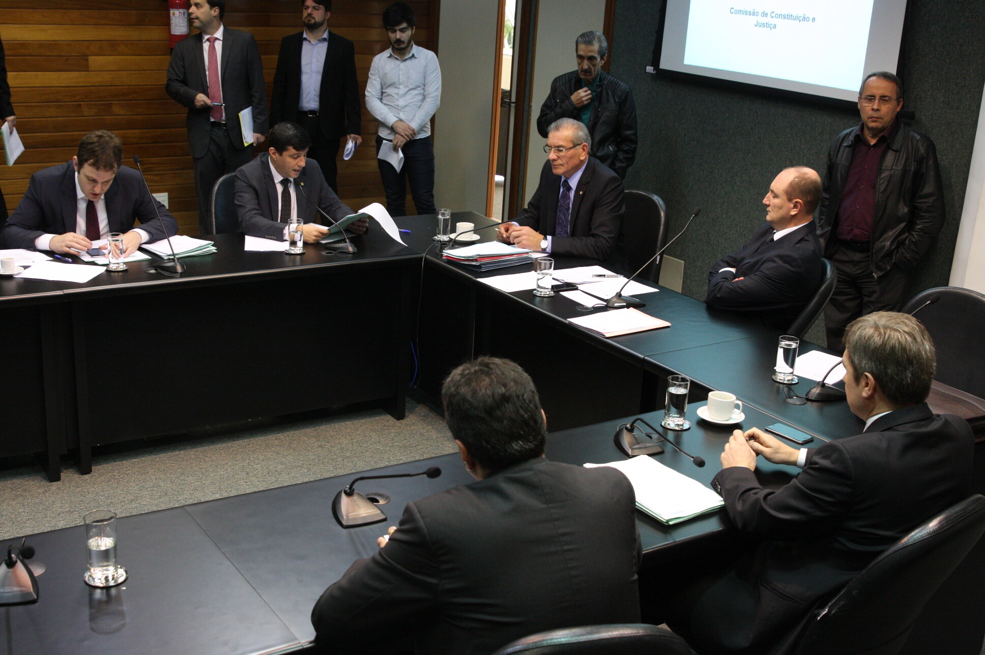 CCJ aprova PL que garante direito a pessoas com deficiência
