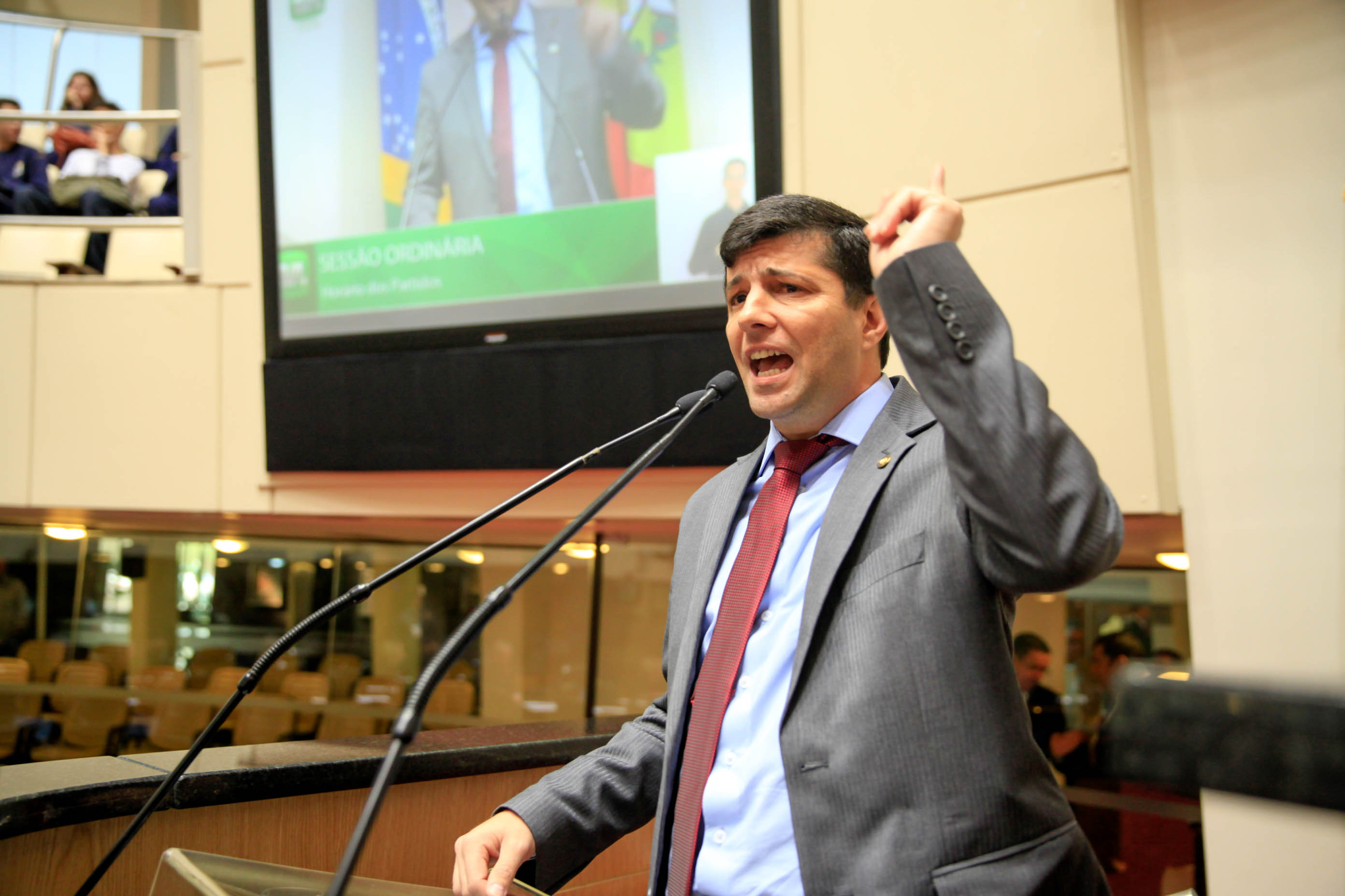 Deputado Fábio Flôr (PP) em Sessão Ordinária