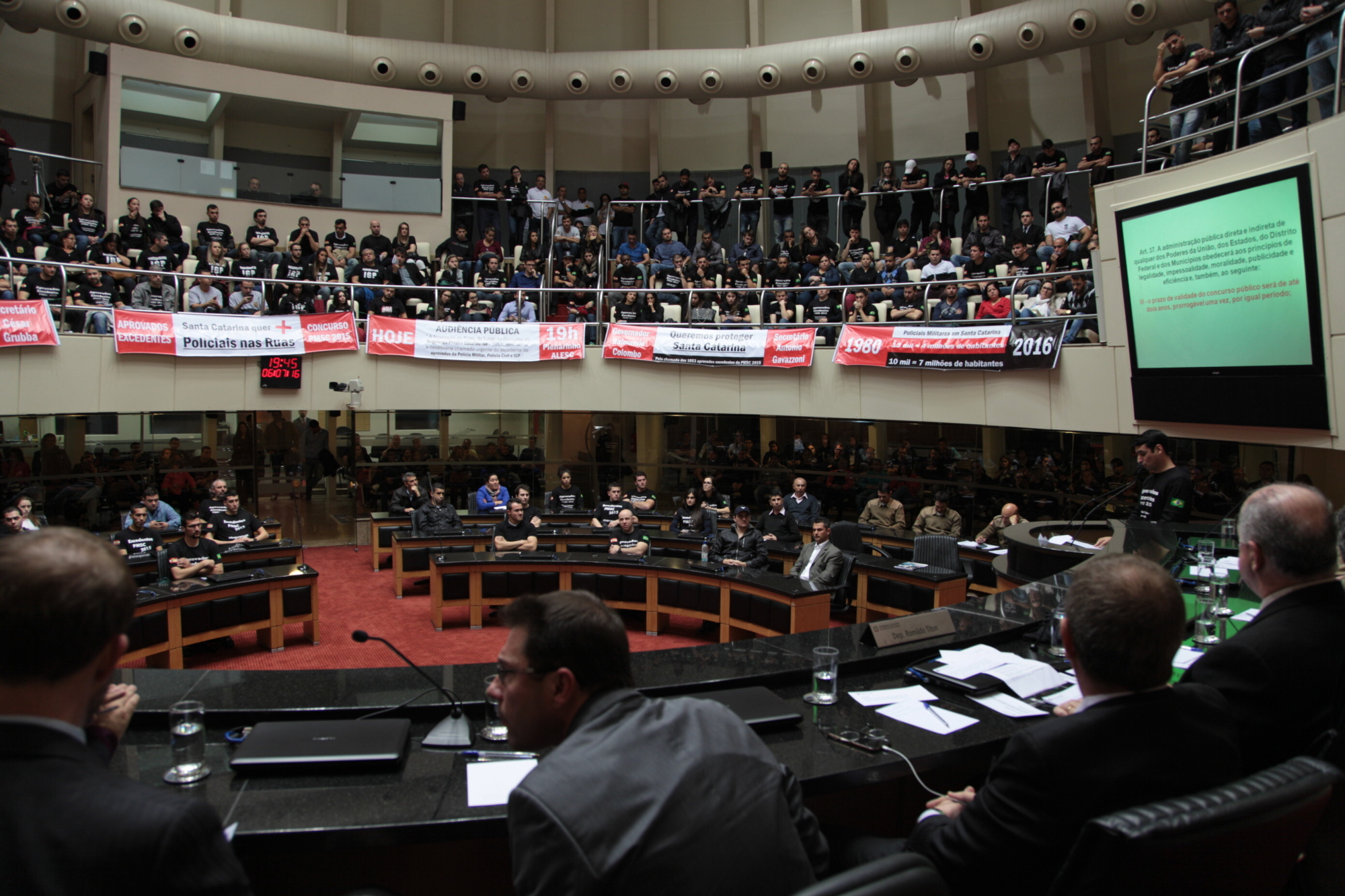 Parlamento debate convocação de excedentes de concursos da área da segurança