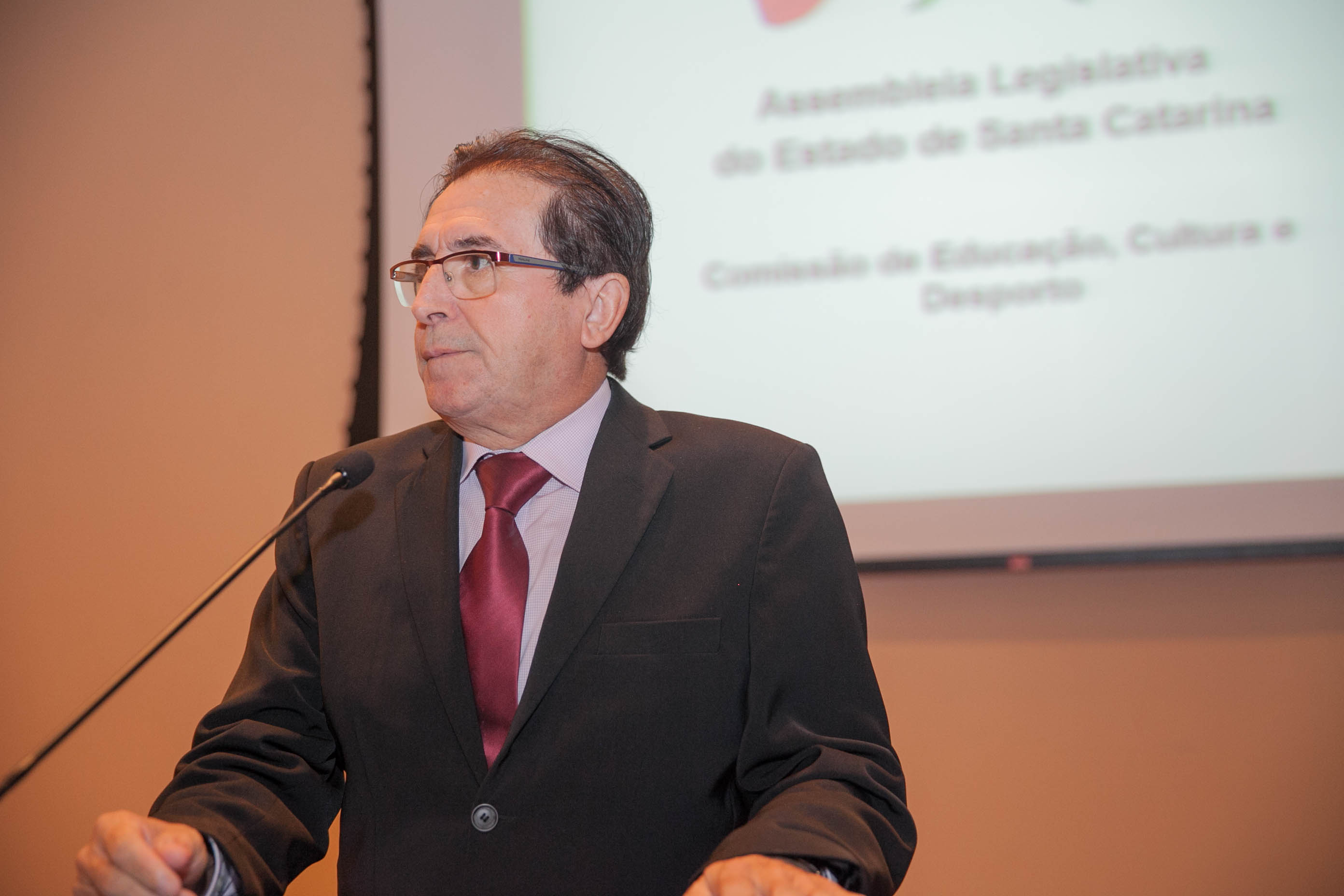 Deputado Antônio Aguiar (PMDB) em Audiência Pública: Situação estrutural das escolas estaduais