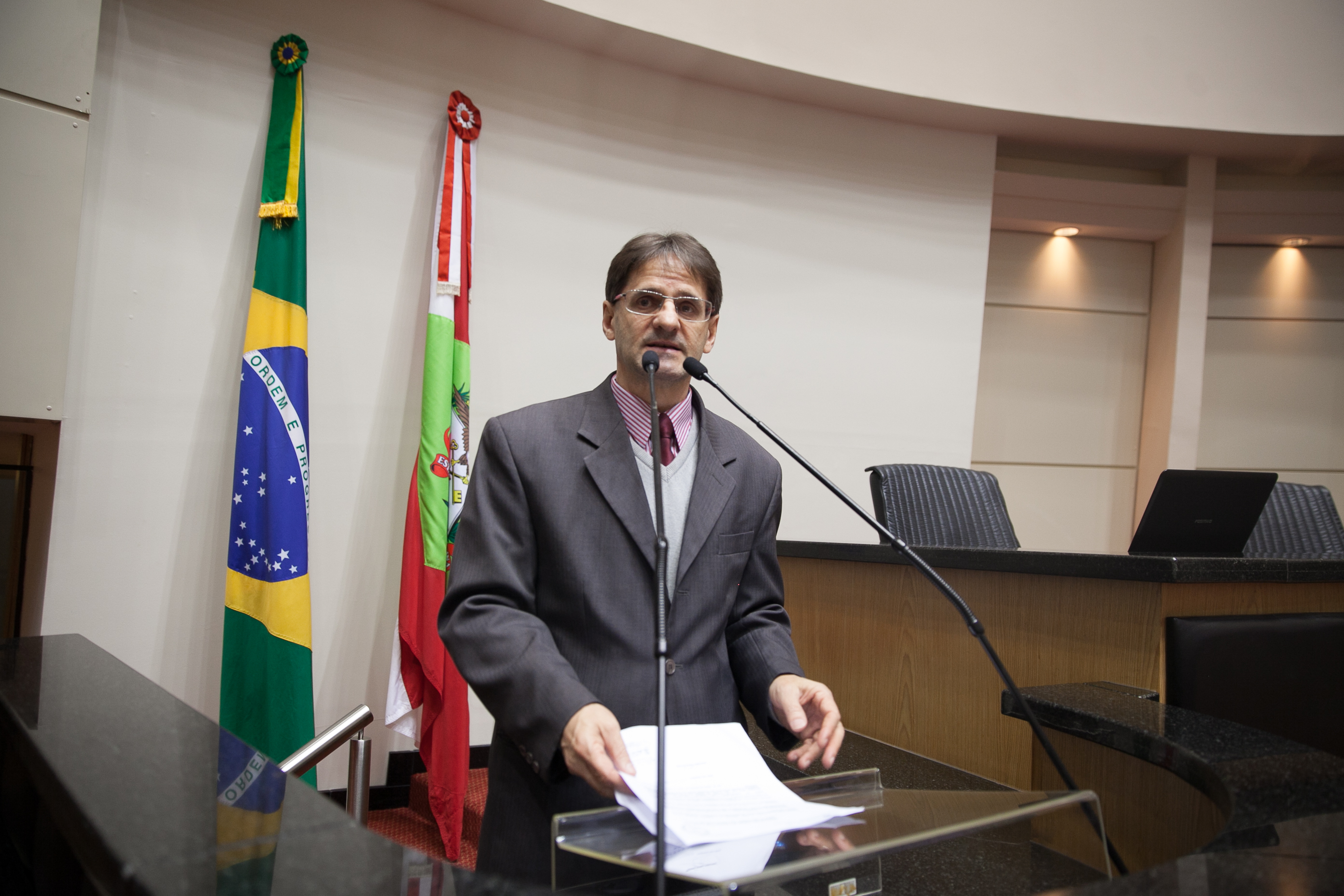 Deputado Neodi Saretta (PT) em Sessão Ordinária