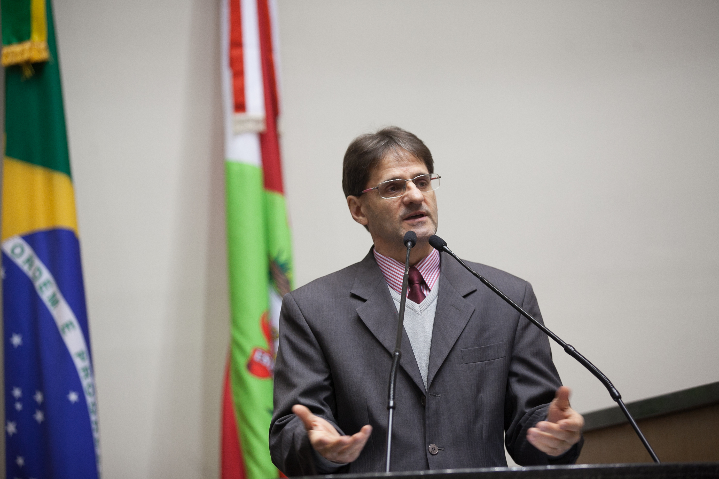 Deputado Neodi Saretta (PT) em Sessão Ordinária