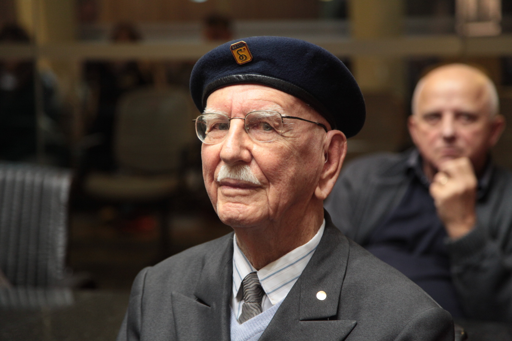 Sessão especial celebra os 40 anos da Associação dos Veteranos da FEB