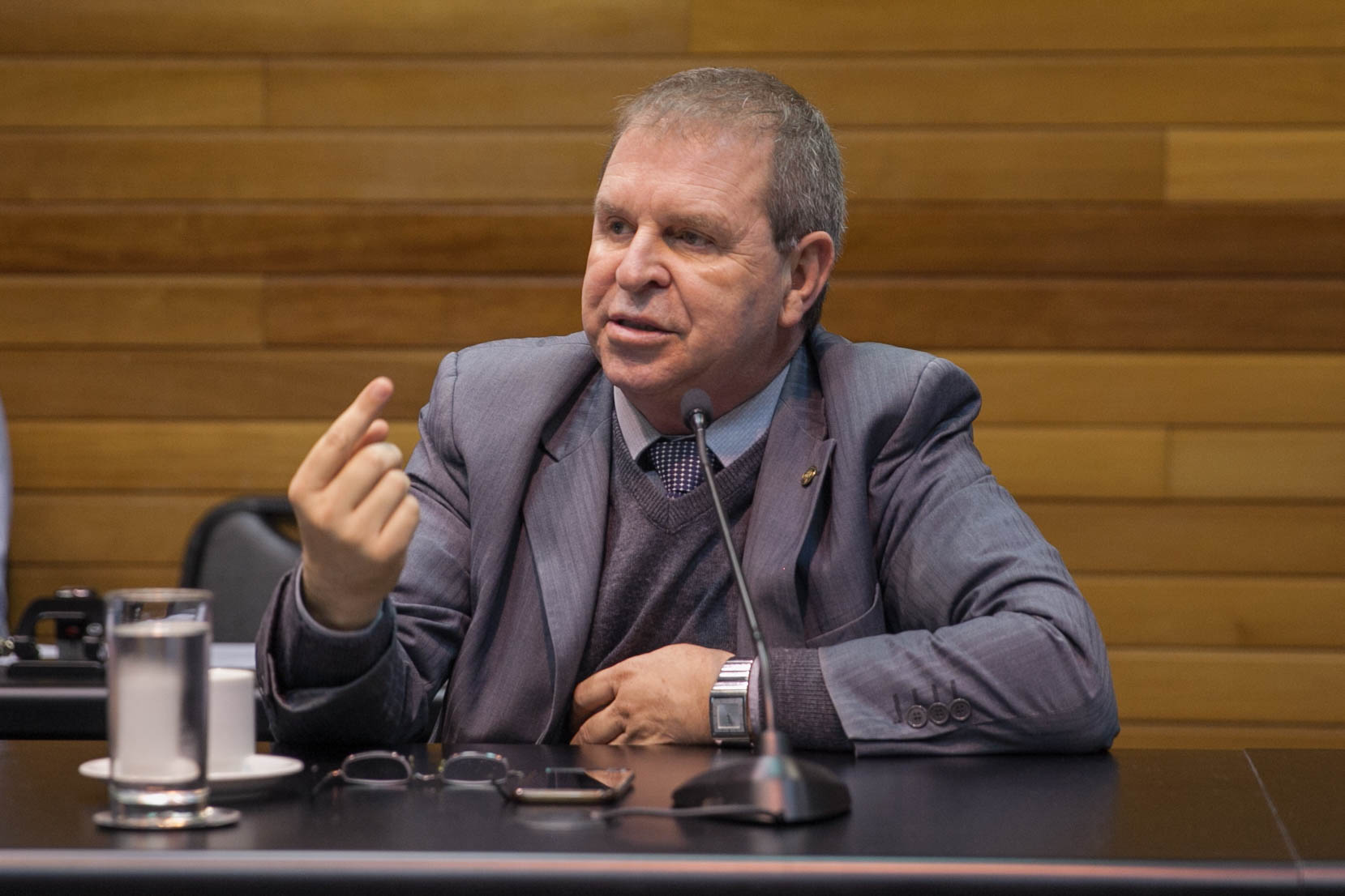 Deputado Maurício Eskudlark (PR) em Comissão de Trabalho, Administração e Serviço Público.
