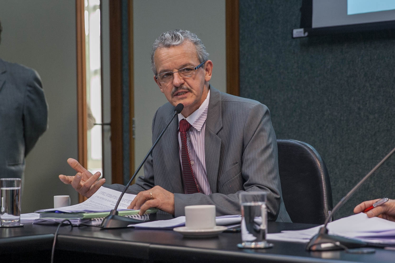 Deputado Dirceu Dresch (PT) em Comissão de Trabalho, Administração e Serviço Público.