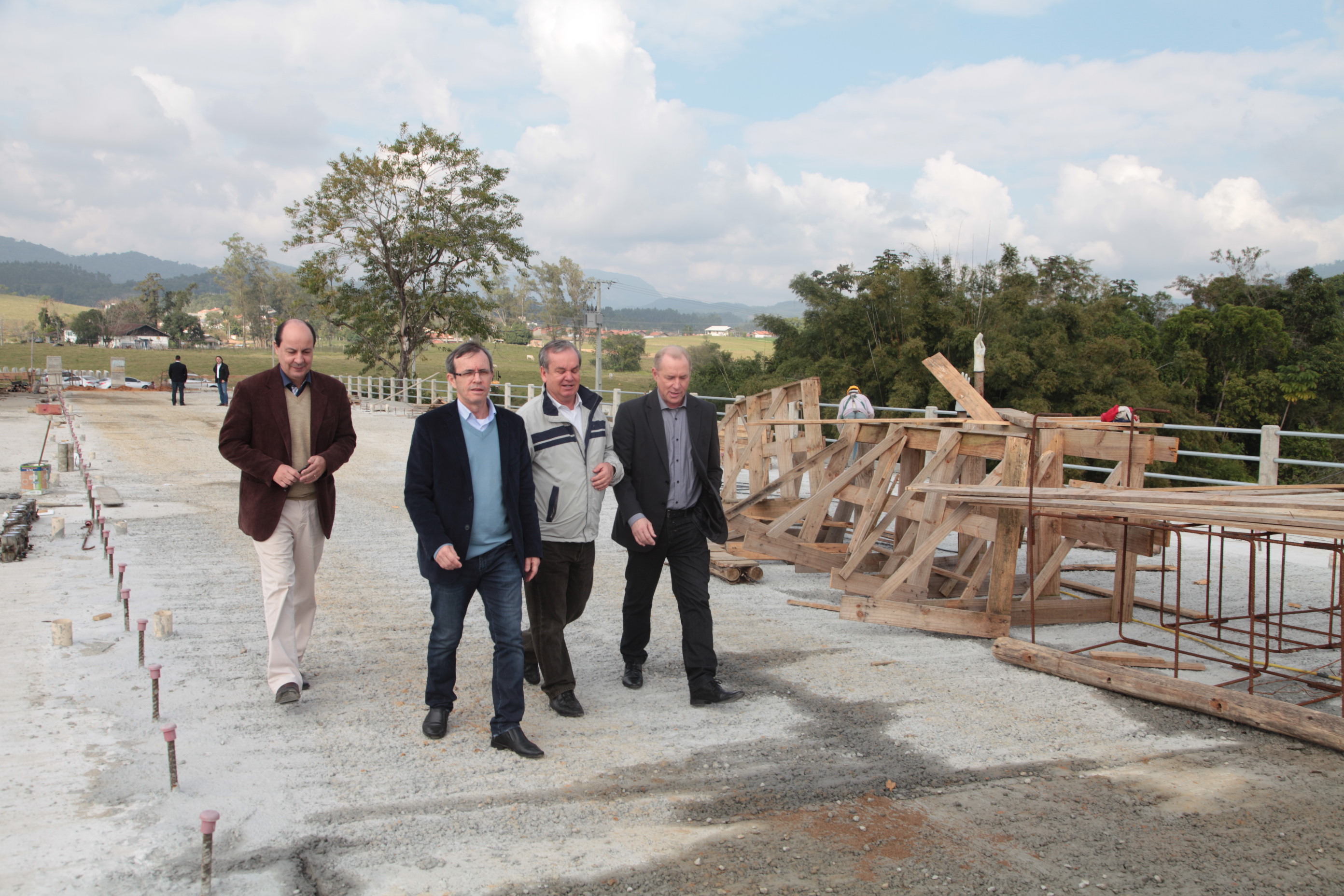 Deputado Aldo Schneider visita Indaial.