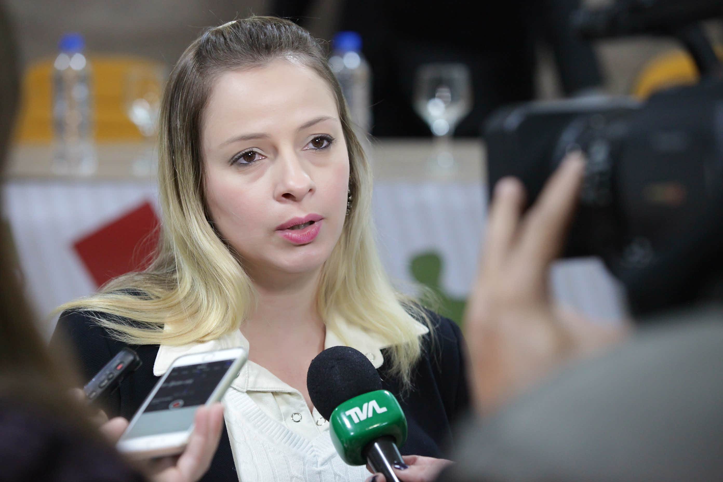 Vanessa dos Santos - Auditora do TCE. Seminários Unindo Forças - Ministério Público de Santa Catarina
