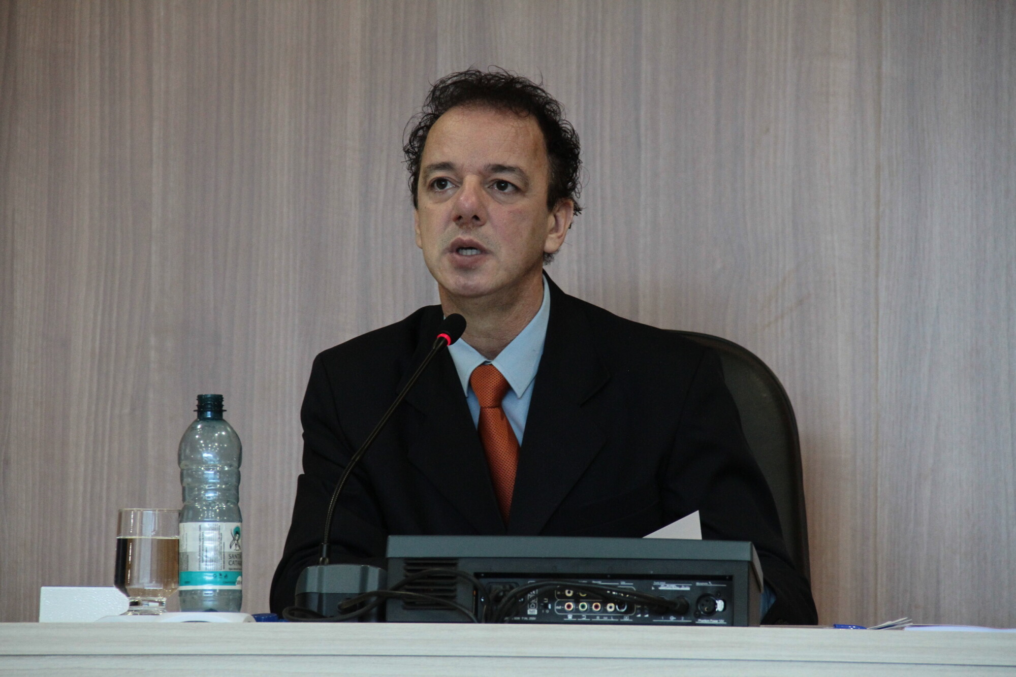 O deputado Ismael dos Santos (PSD) presidiu a audiência pública do Orçamento Regionalizado em Timbó.