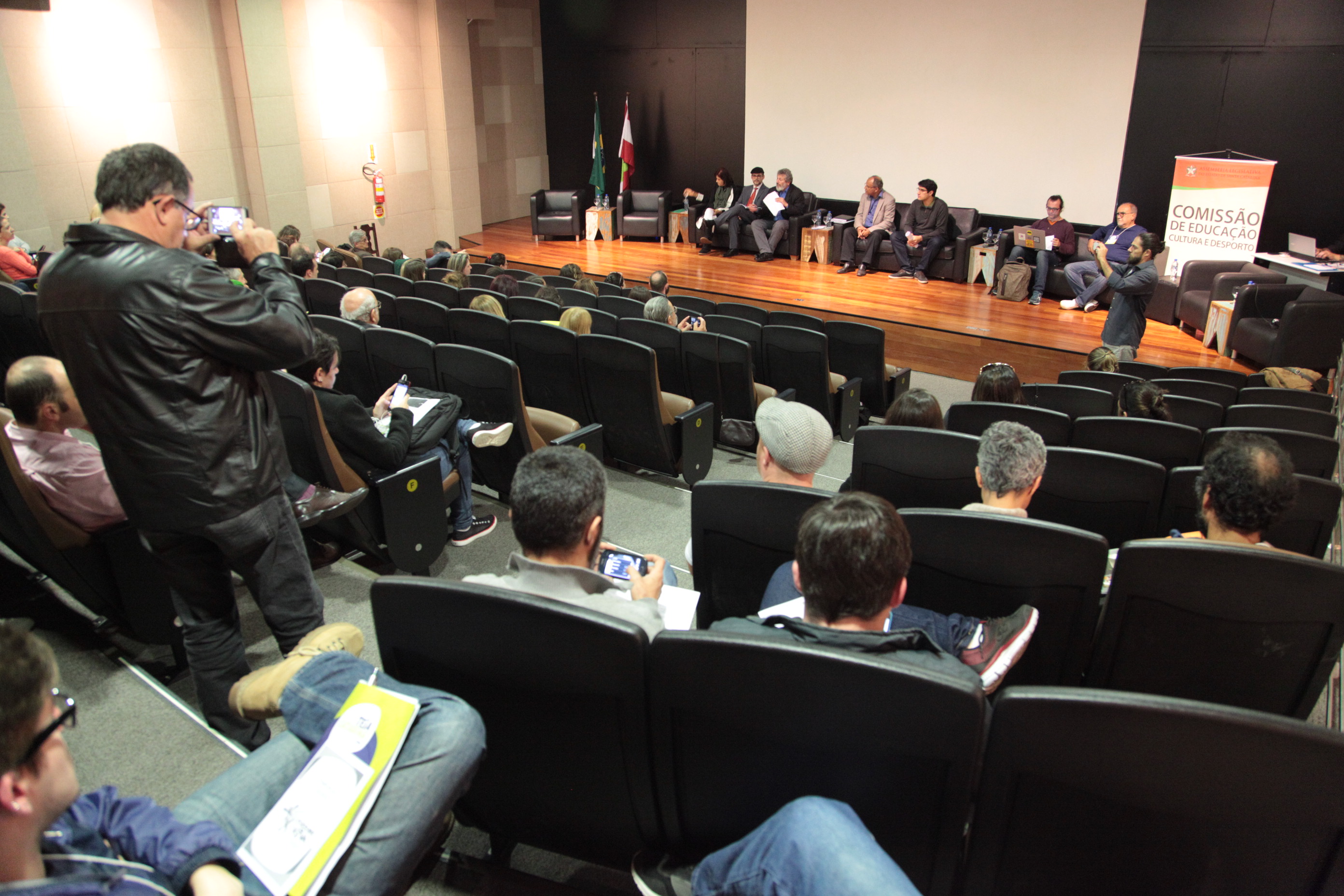 Audiência Pública sobre o PL nº 143.4/2014 que Institui a Política Estadual de Cultura Viva.