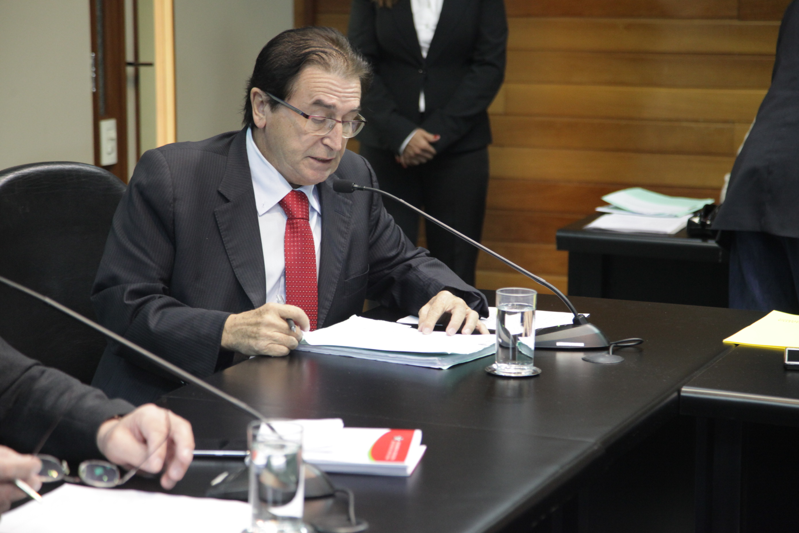 Deputado Antônio Aguiar (PMDB) em Comissão de Finanças  e Tributação.