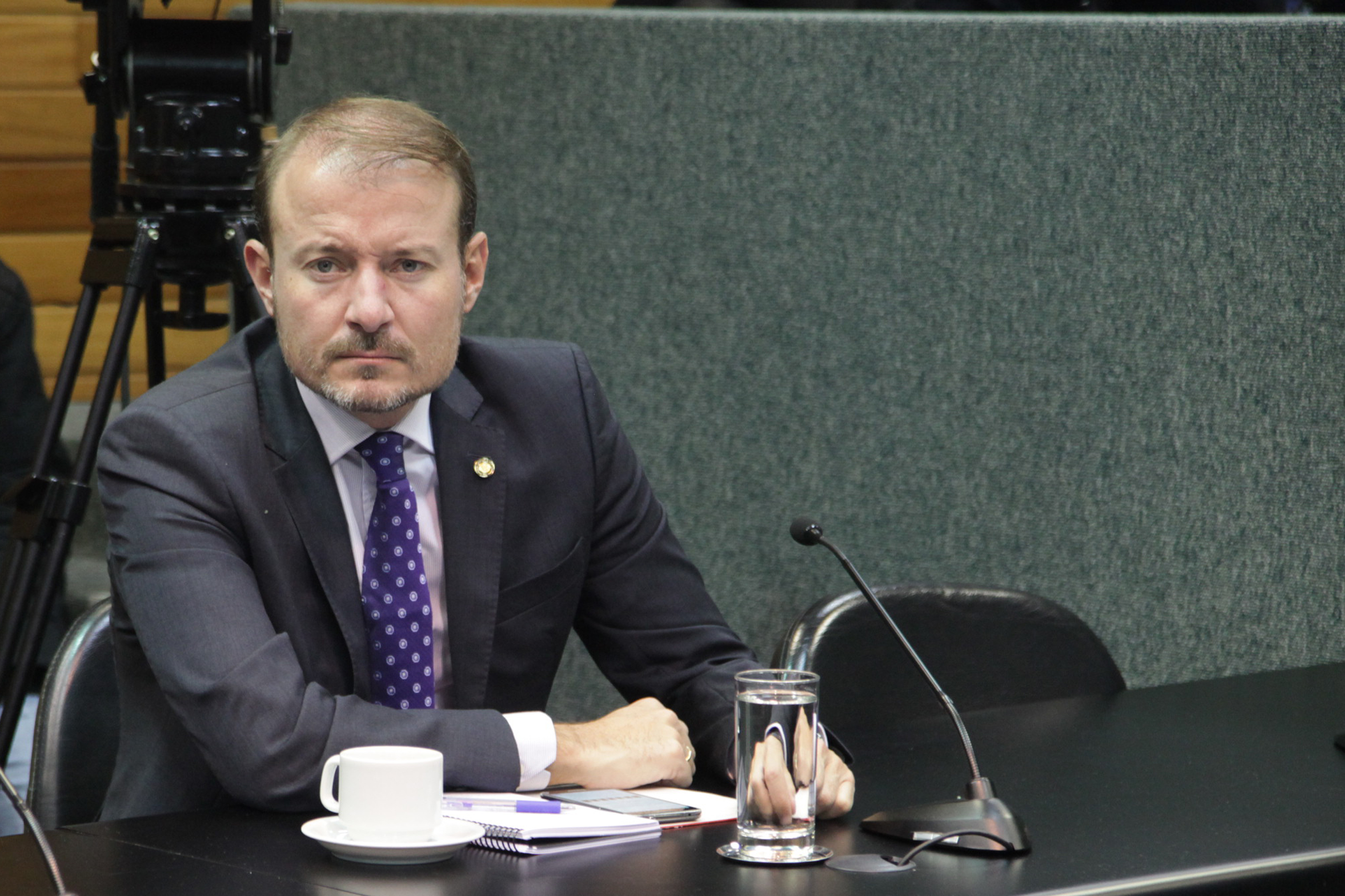 Deputado Gabriel Ribeiro (PSD) em Comissão de Finanças  e Tributação.