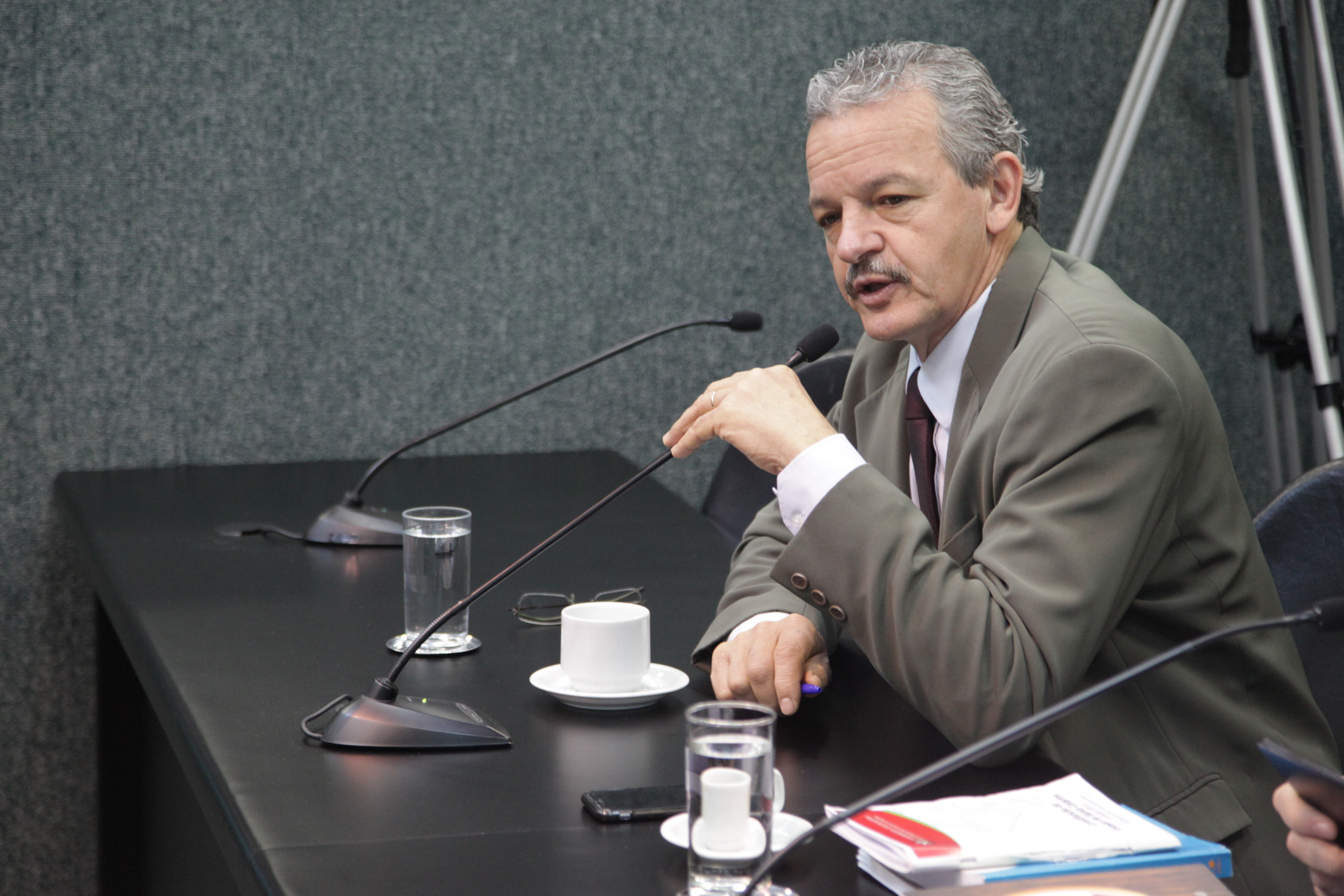 Deputado Dirceu Dresch (PT) em Comissão de Finanças  e Tributação.