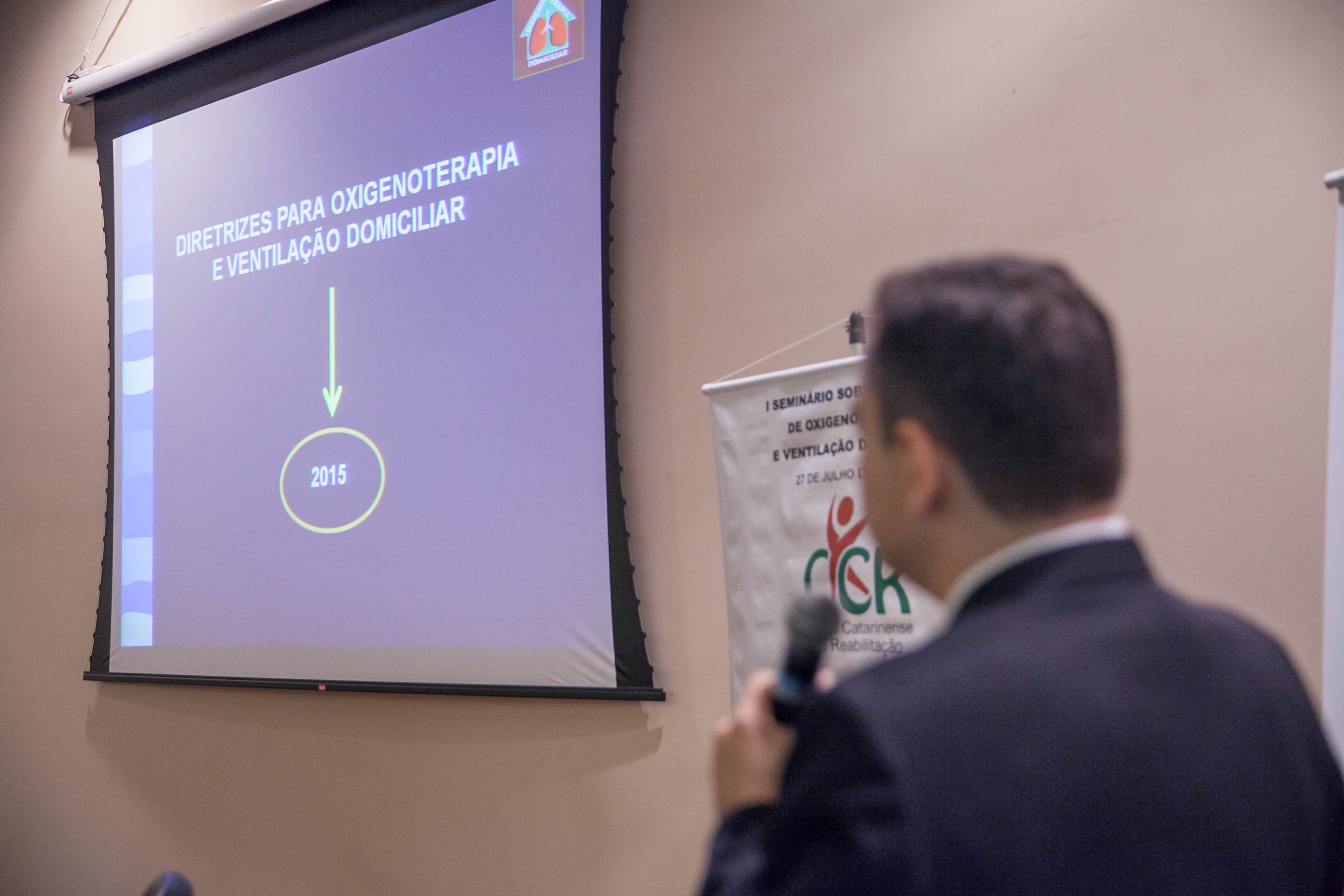 Dr. Daniel Yared Forte em Seminário de Diretrizes de Oxigenoterapia e Ventilação.