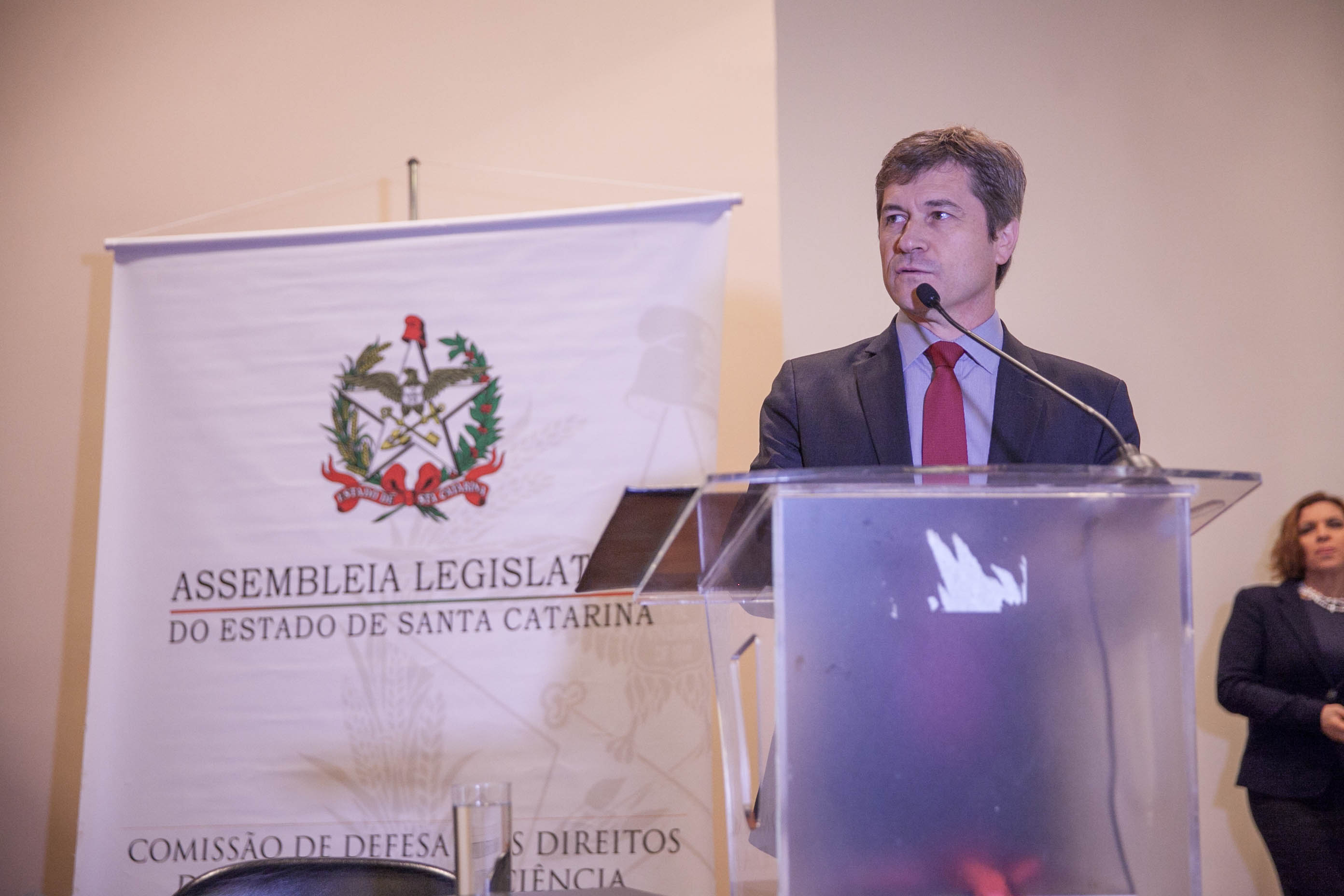 Deputado José Nei Ascari (PSD), Presidente da Comissão de Defesa dos Direitos da Pessoa com Deficiência em Seminário de Diretrizes de Oxigenoterapia e Ventilação.